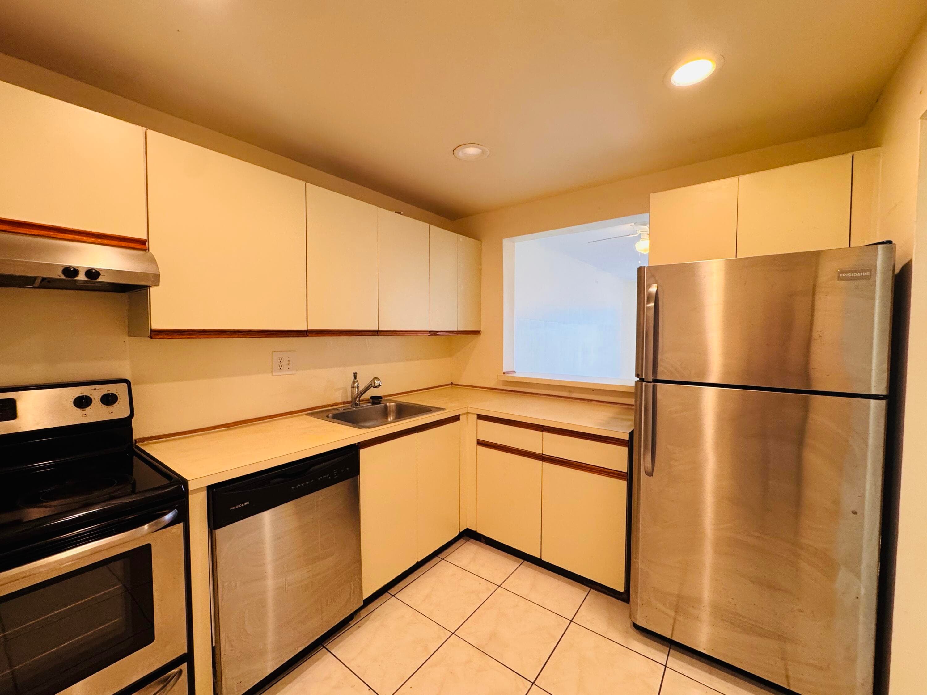 8025 S Colony Cir Circle 203, Tamarac, FL 33321 3