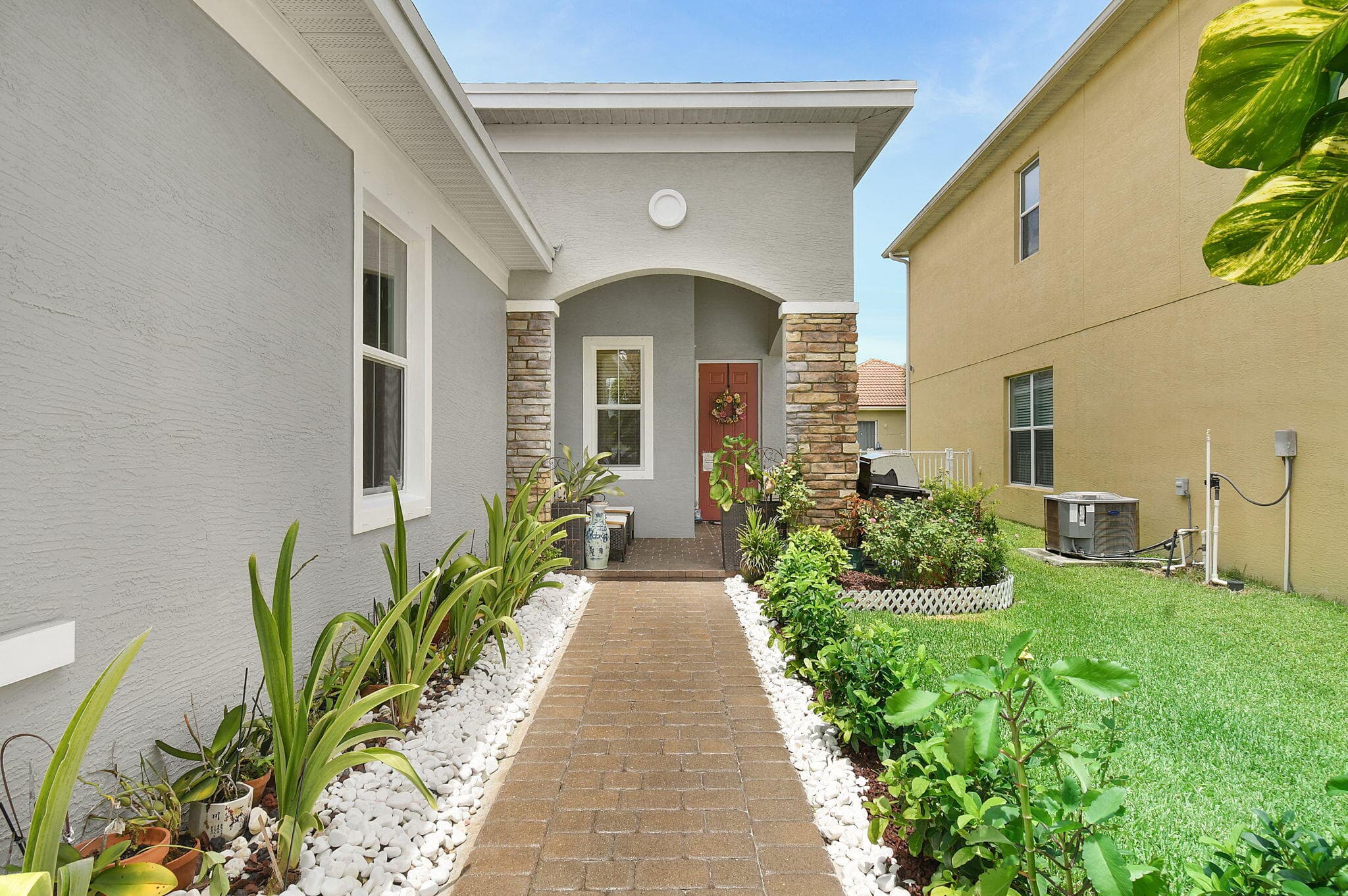 742 NW LEONARDO Circle, Port St. Lucie, FL 34986 5