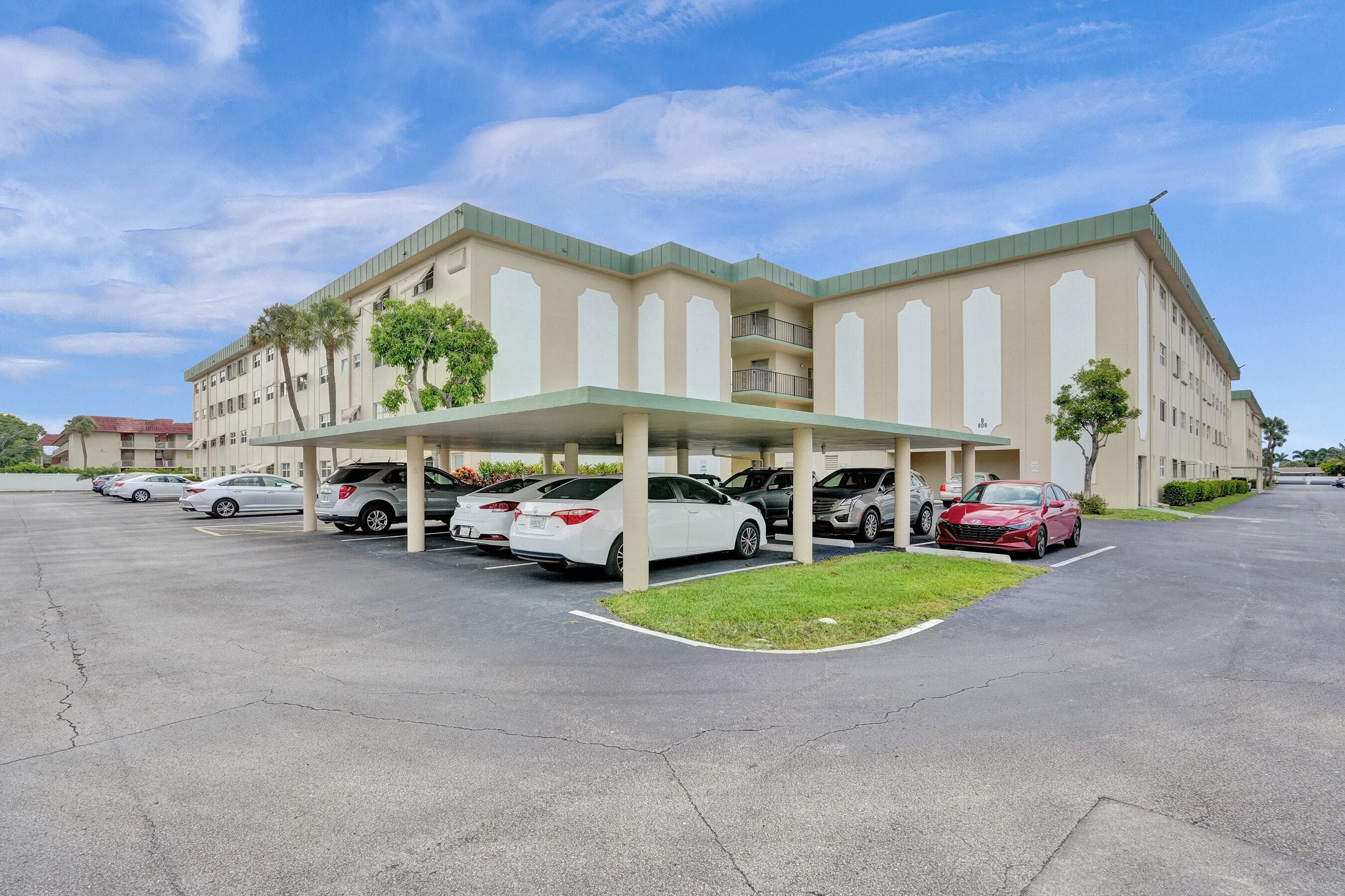 810 SE 7TH Street 207, Deerfield Beach, FL 33441