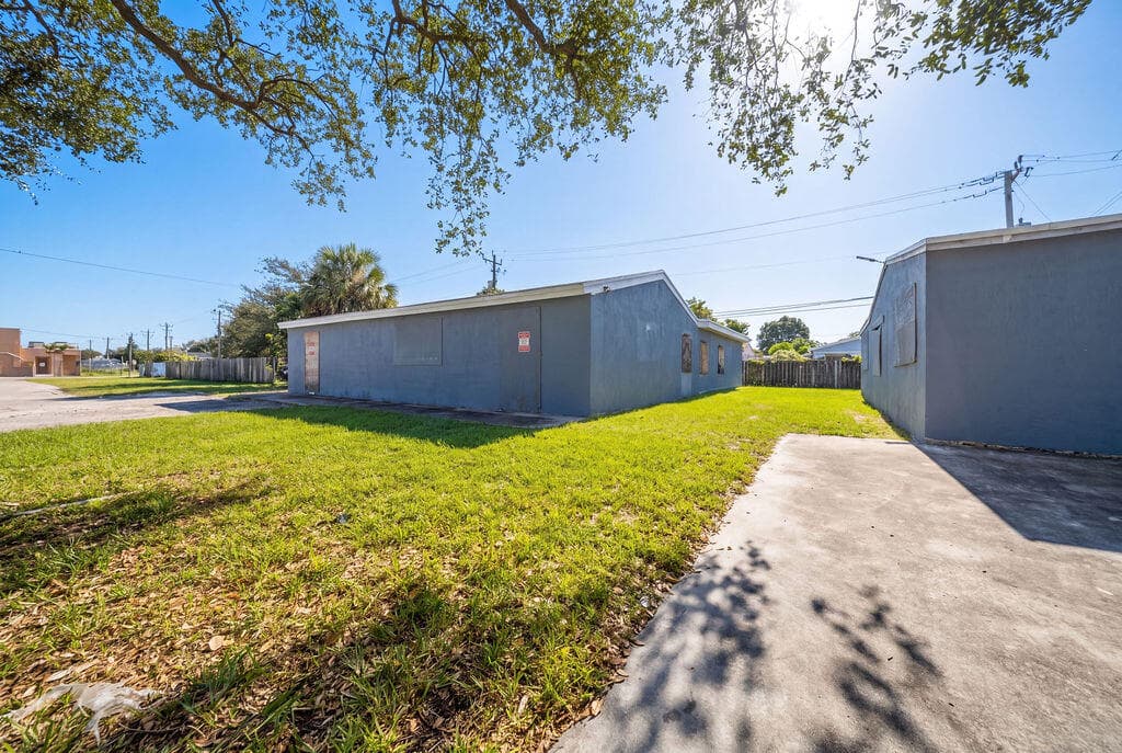 1900 N 66TH Avenue, Hollywood, FL 33024 4