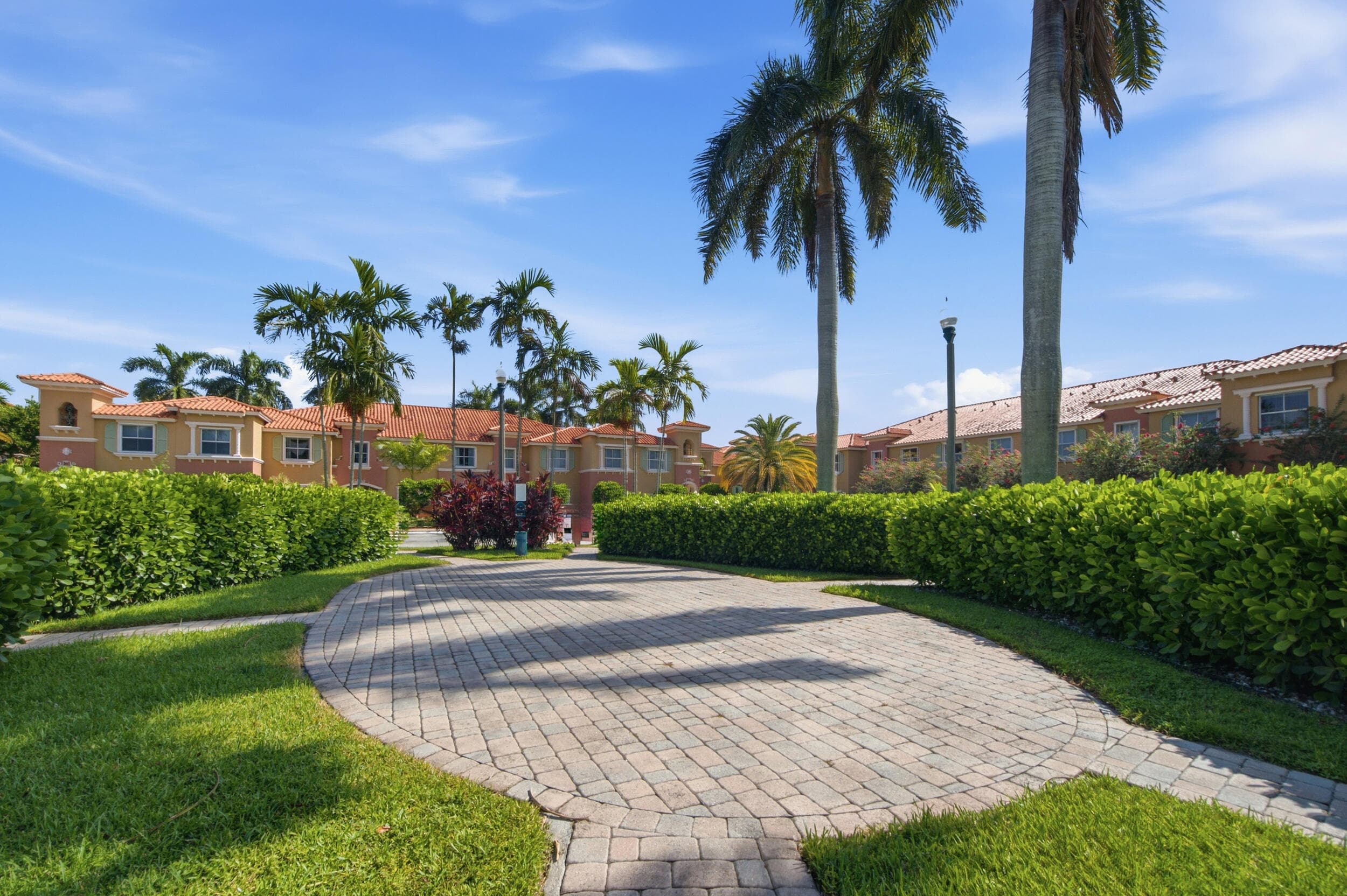 732 SW 106th Avenue 2011, Pembroke Pines, FL 33025 38