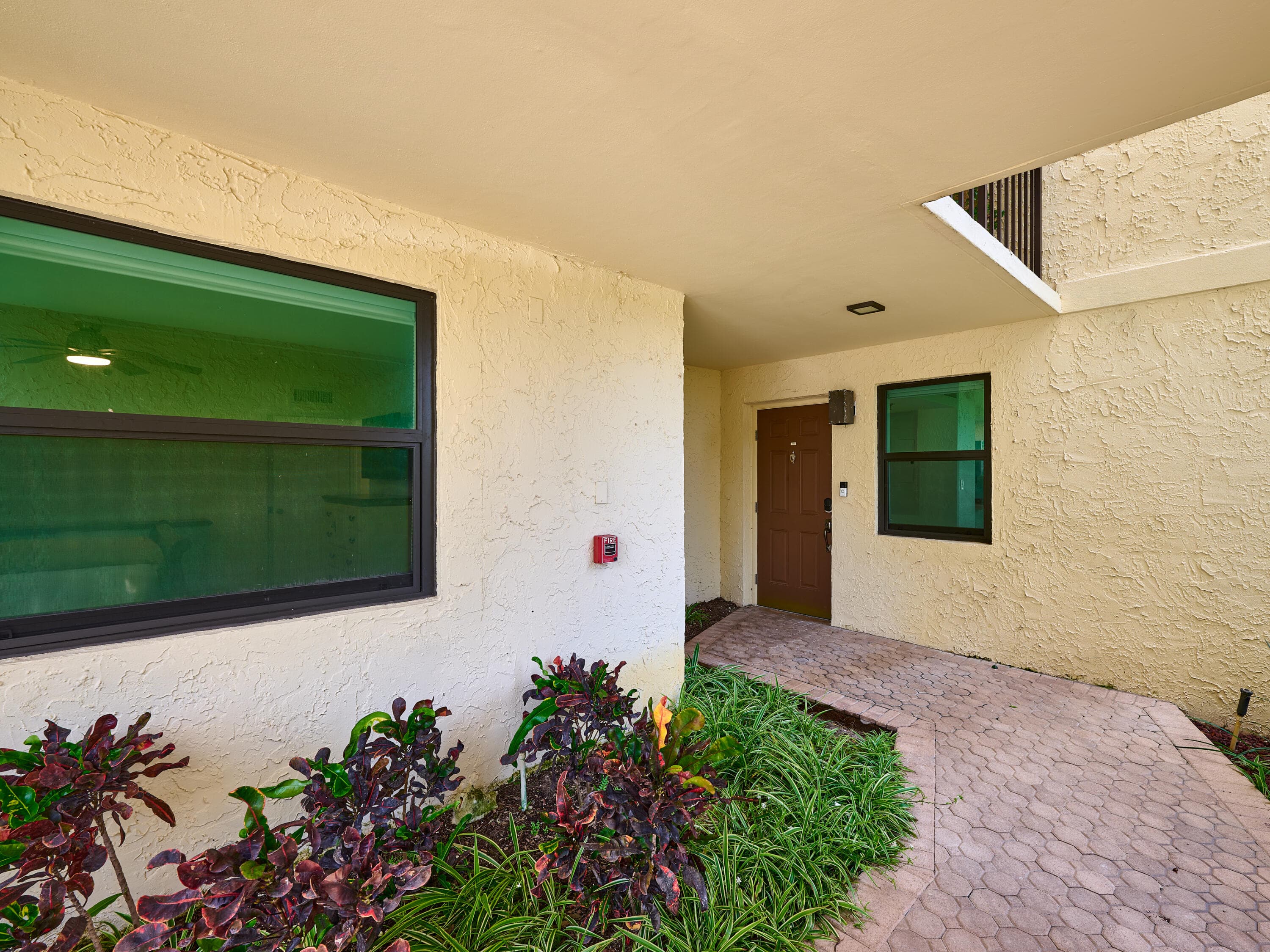 374 Golfview Road 106, North Palm Beach, FL 33408 5