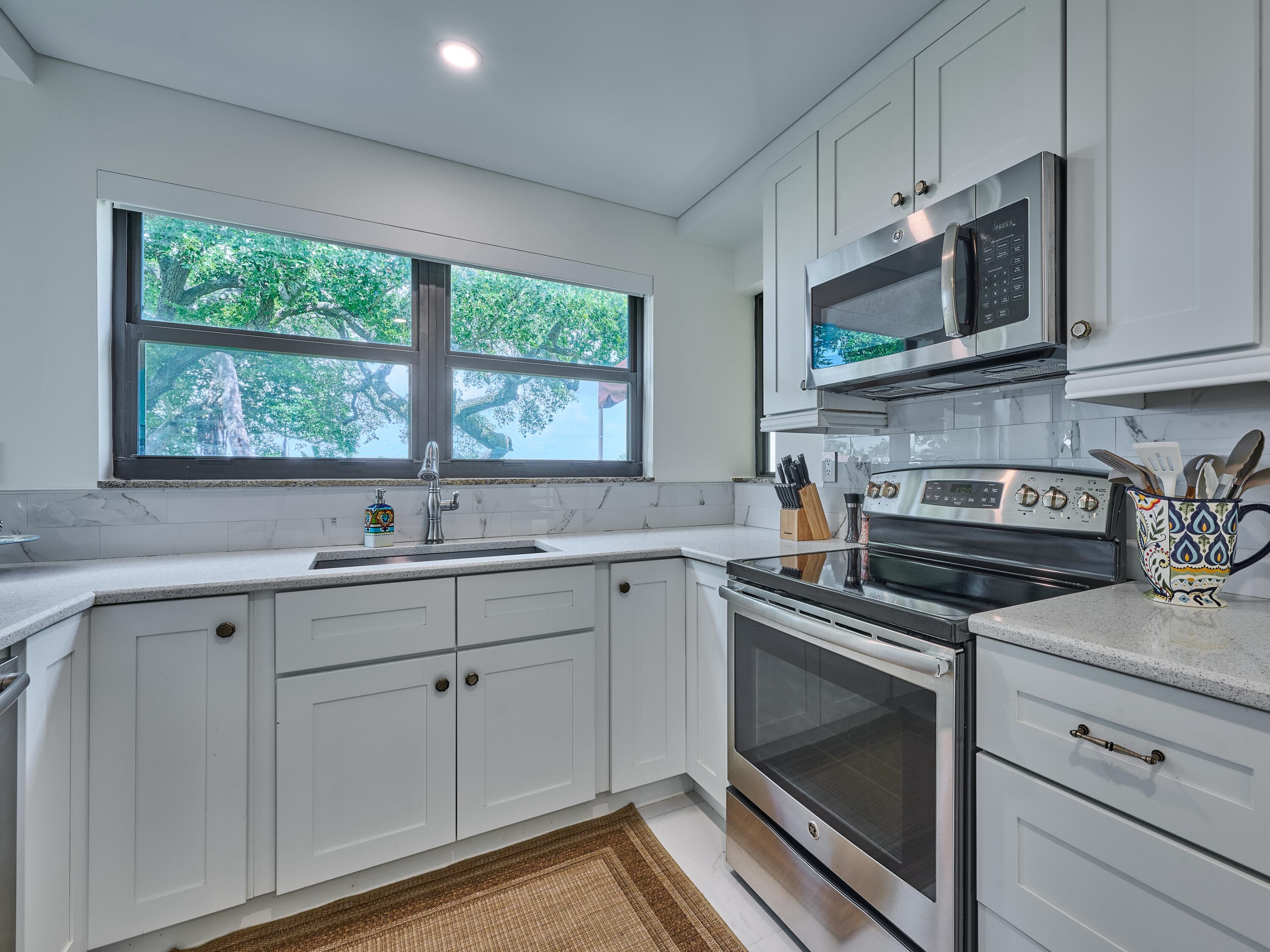 374 Golfview Road 106, North Palm Beach, FL 33408 21