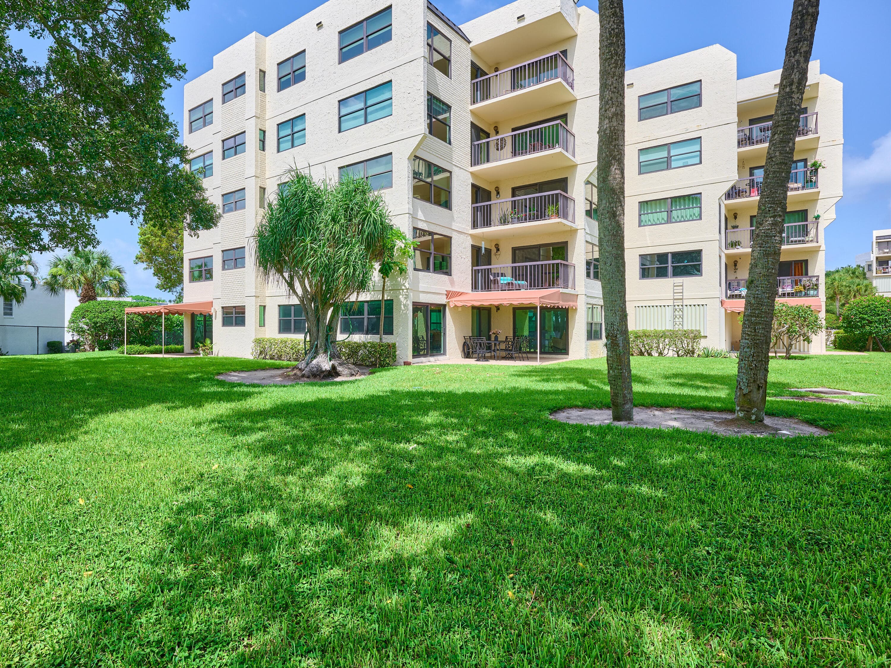 374 Golfview Road 106, North Palm Beach, FL 33408 63