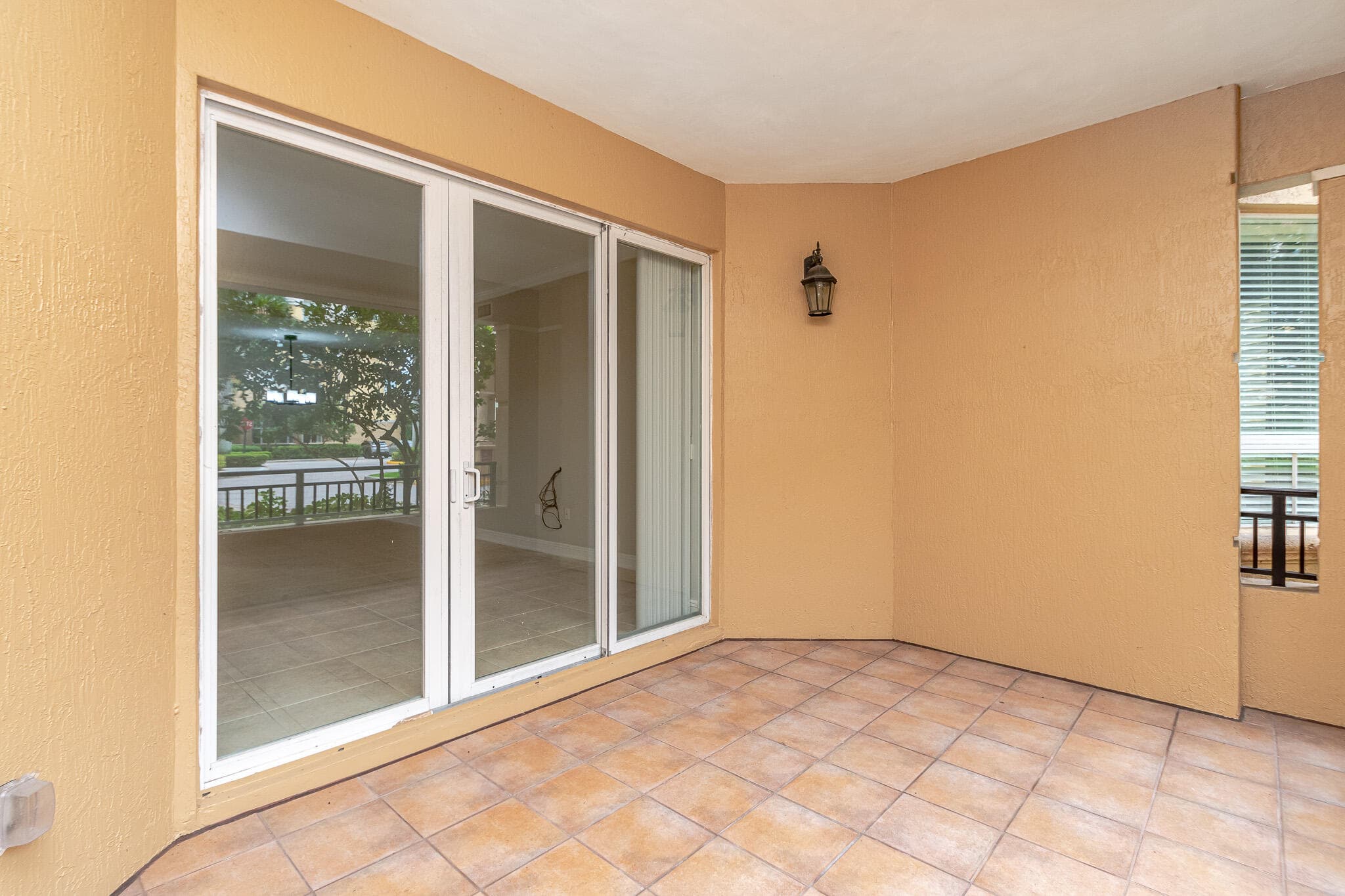 16101 EMERALD ESTATES Drive 146, Weston, FL 33331 3