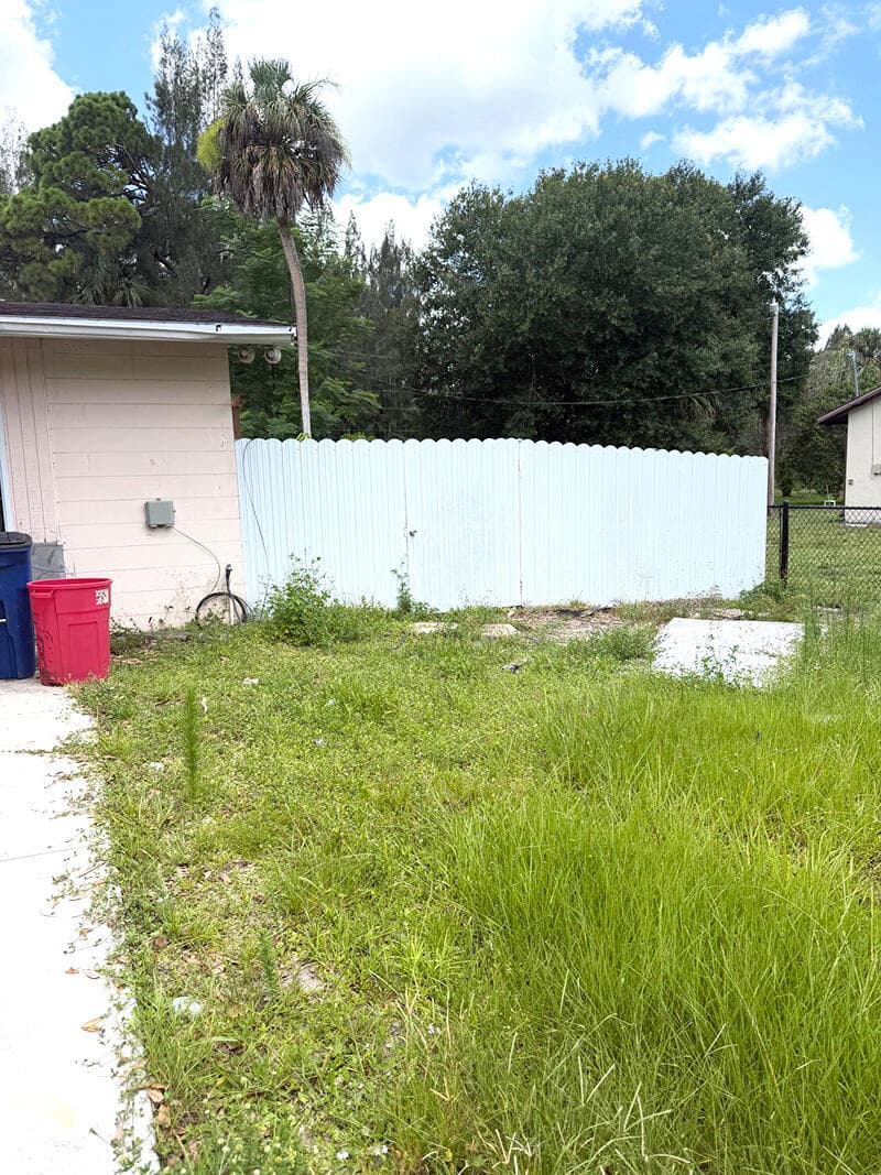 901 SHELDON Avenue, Lehigh Acres, FL 33936 24