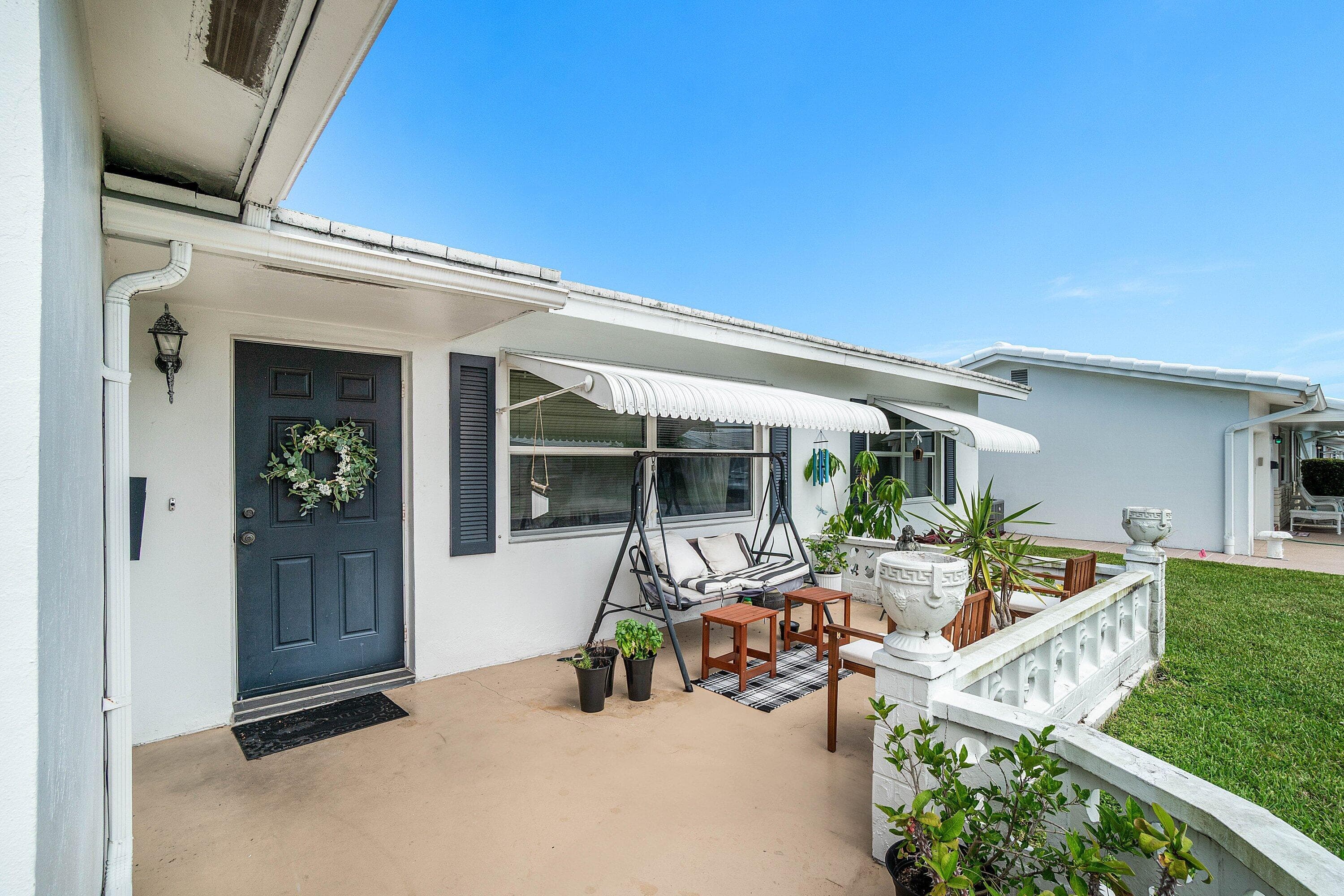 114 SW 8th Court, Boynton Beach, FL 33426