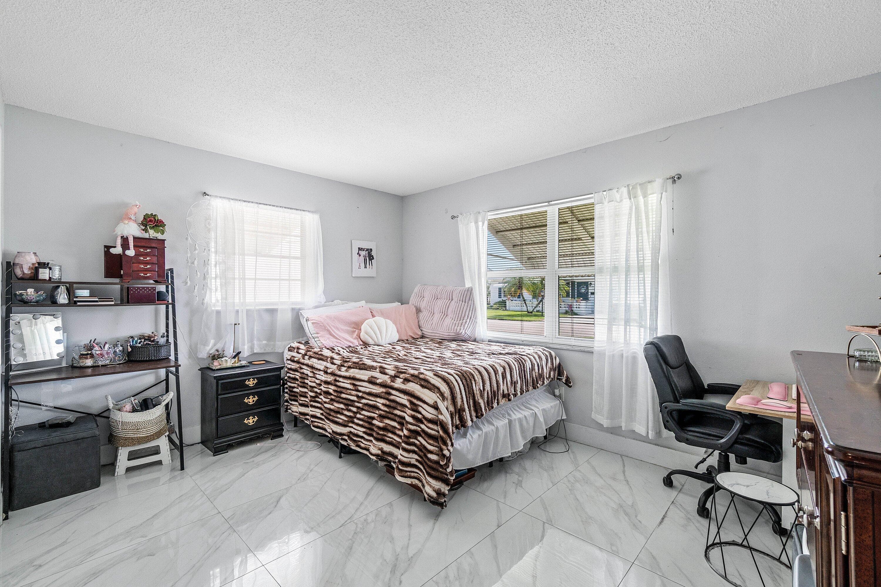 114 SW 8th Court, Boynton Beach, FL 33426 23