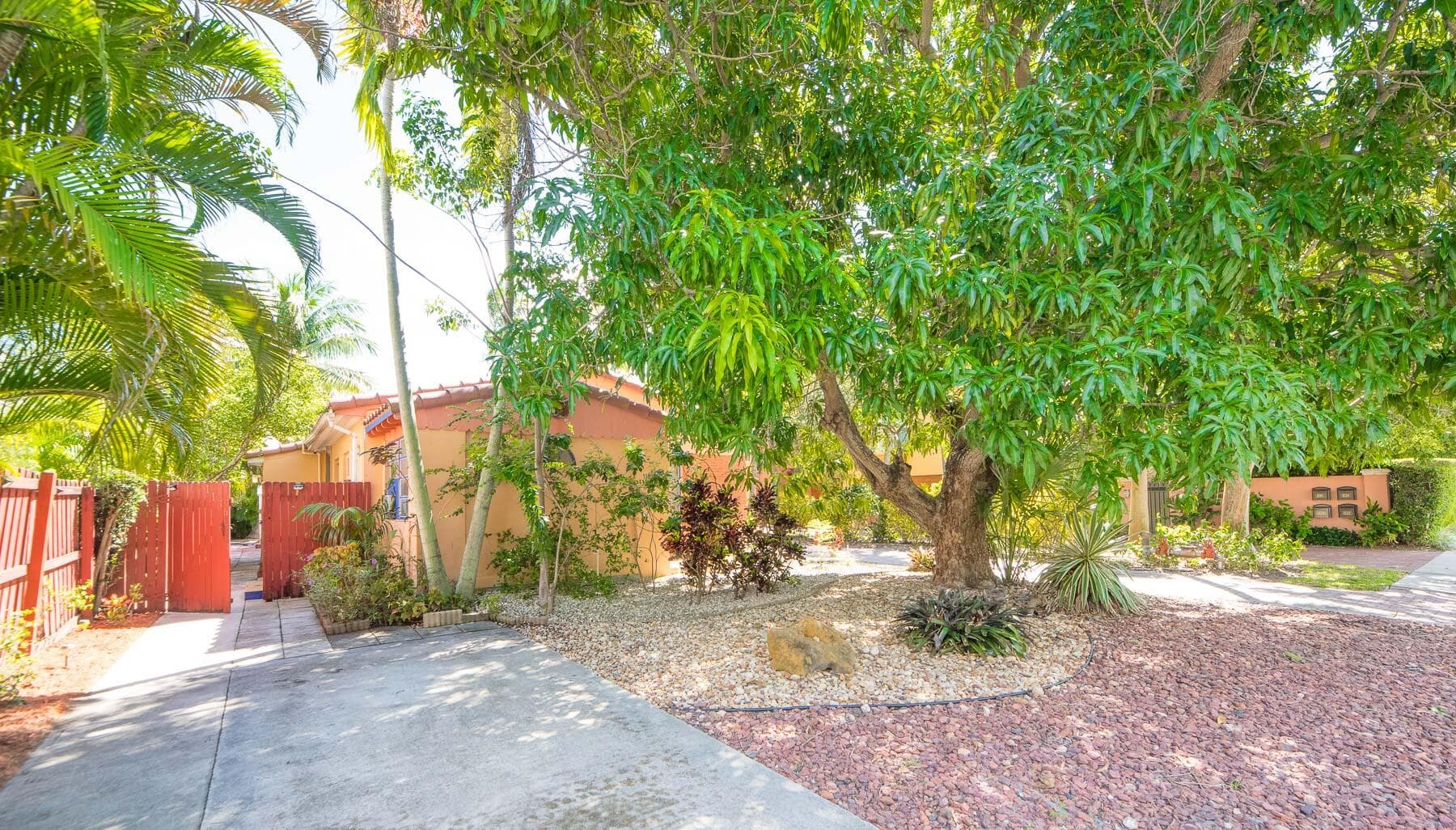 1136 NE 17th Way 1-2, Fort Lauderdale, FL 33304 3