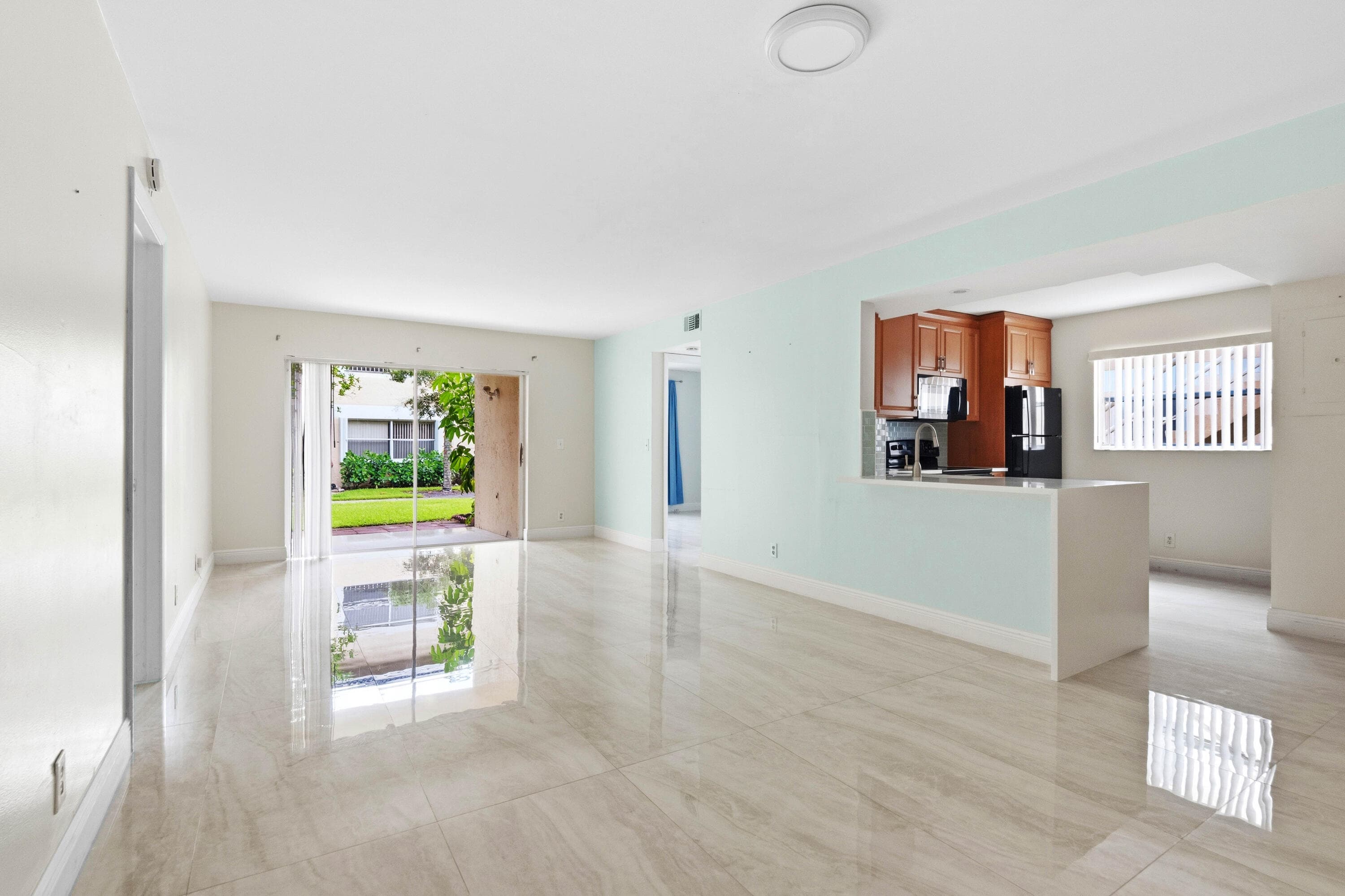 12069 ROYAL PALM Boulevard 3I, Coral Springs, FL 33065 6