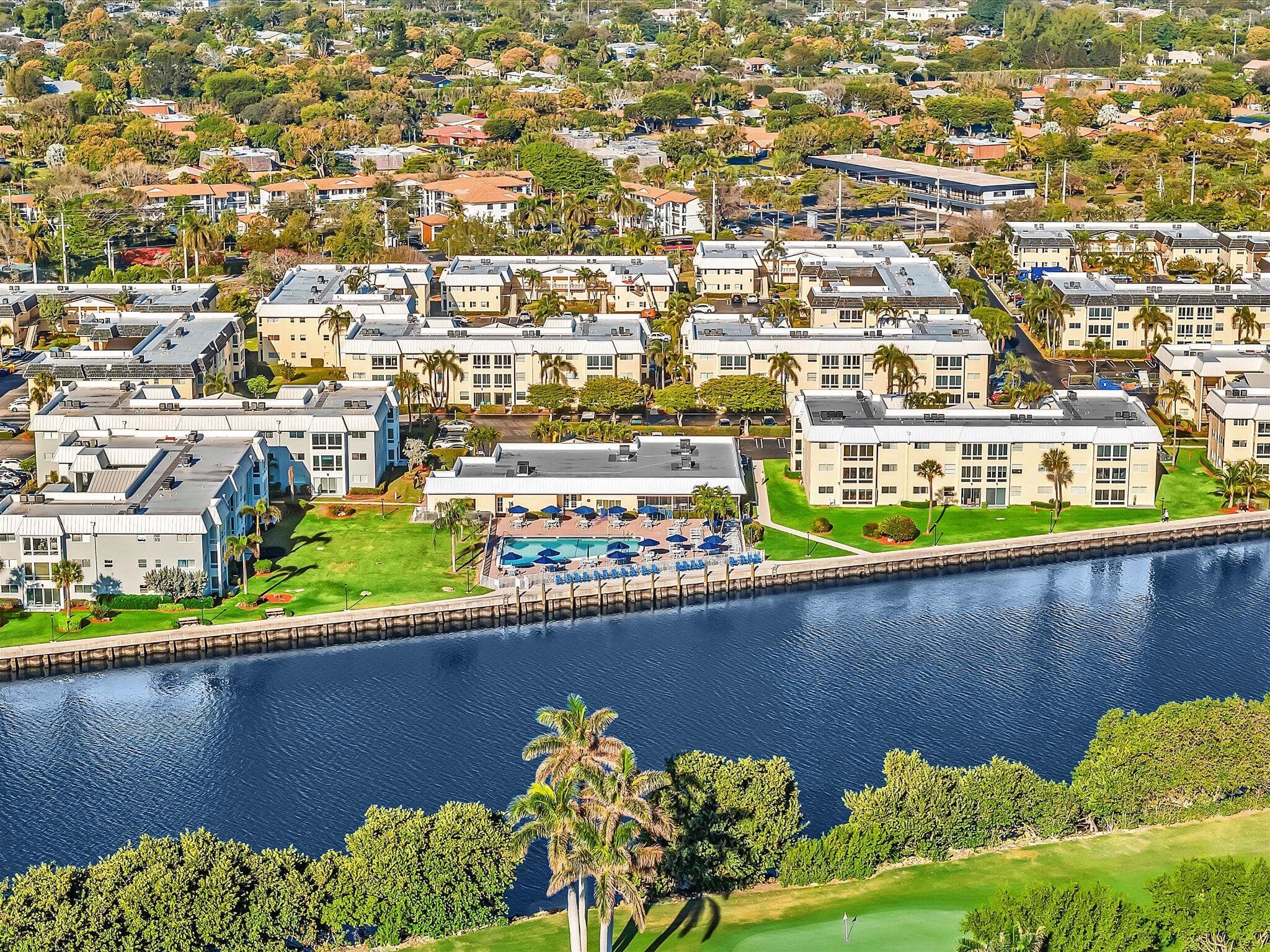 11 COLONIAL CLUB Drive 302, Boynton Beach, FL 33435 34