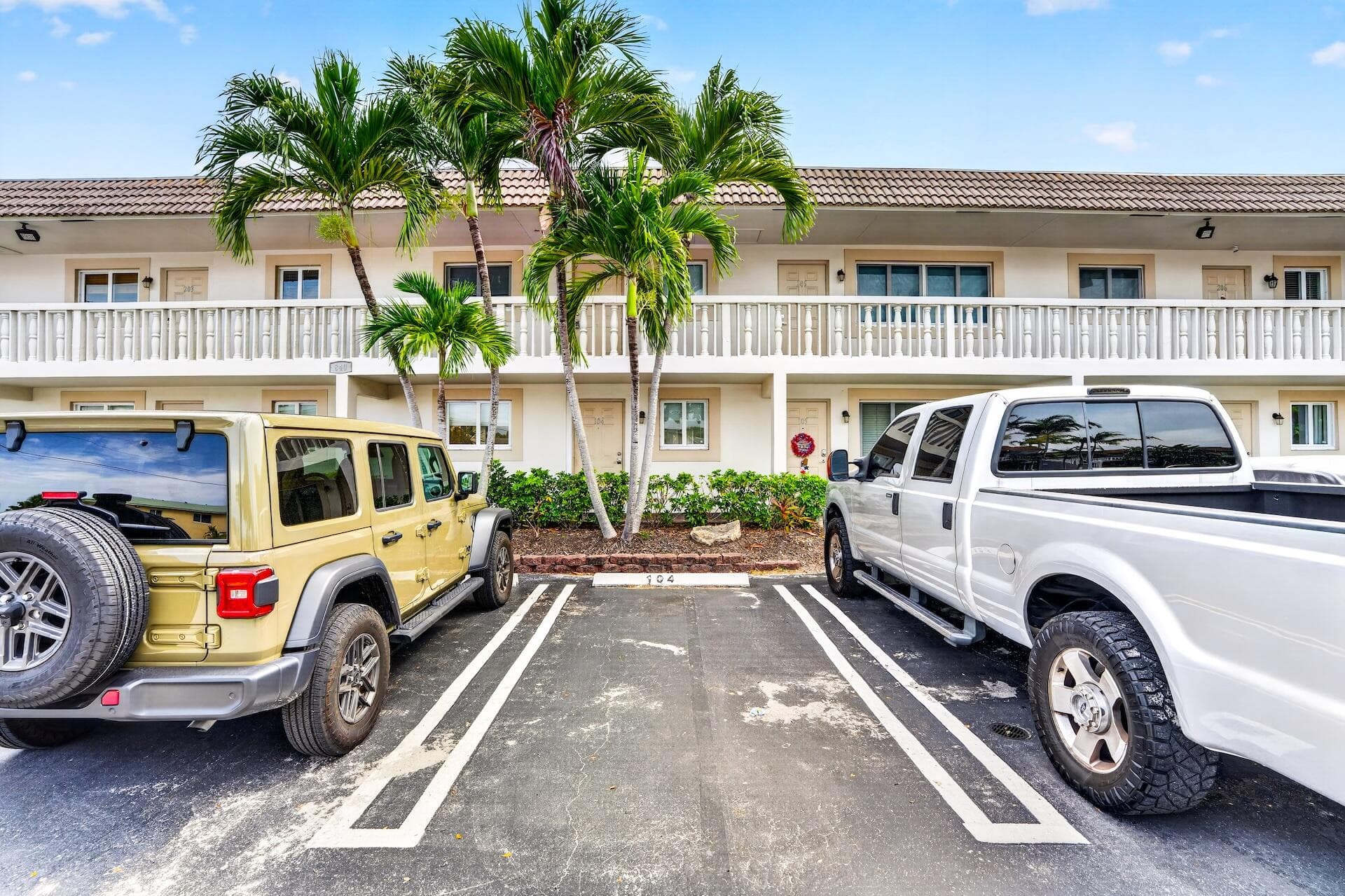 840 PINE Drive 104, Pompano Beach, FL 33060 33