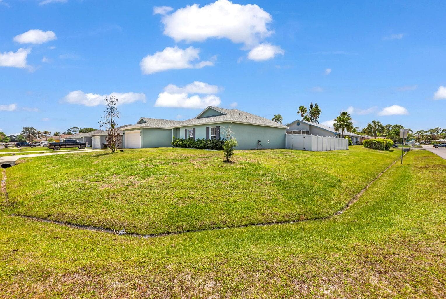 1220 SE NAVAJO Lane, Port St. Lucie, FL 34983 34