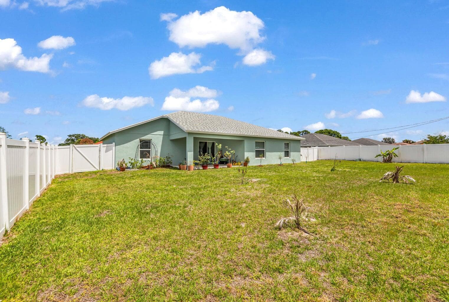 1220 SE NAVAJO Lane, Port St. Lucie, FL 34983 38