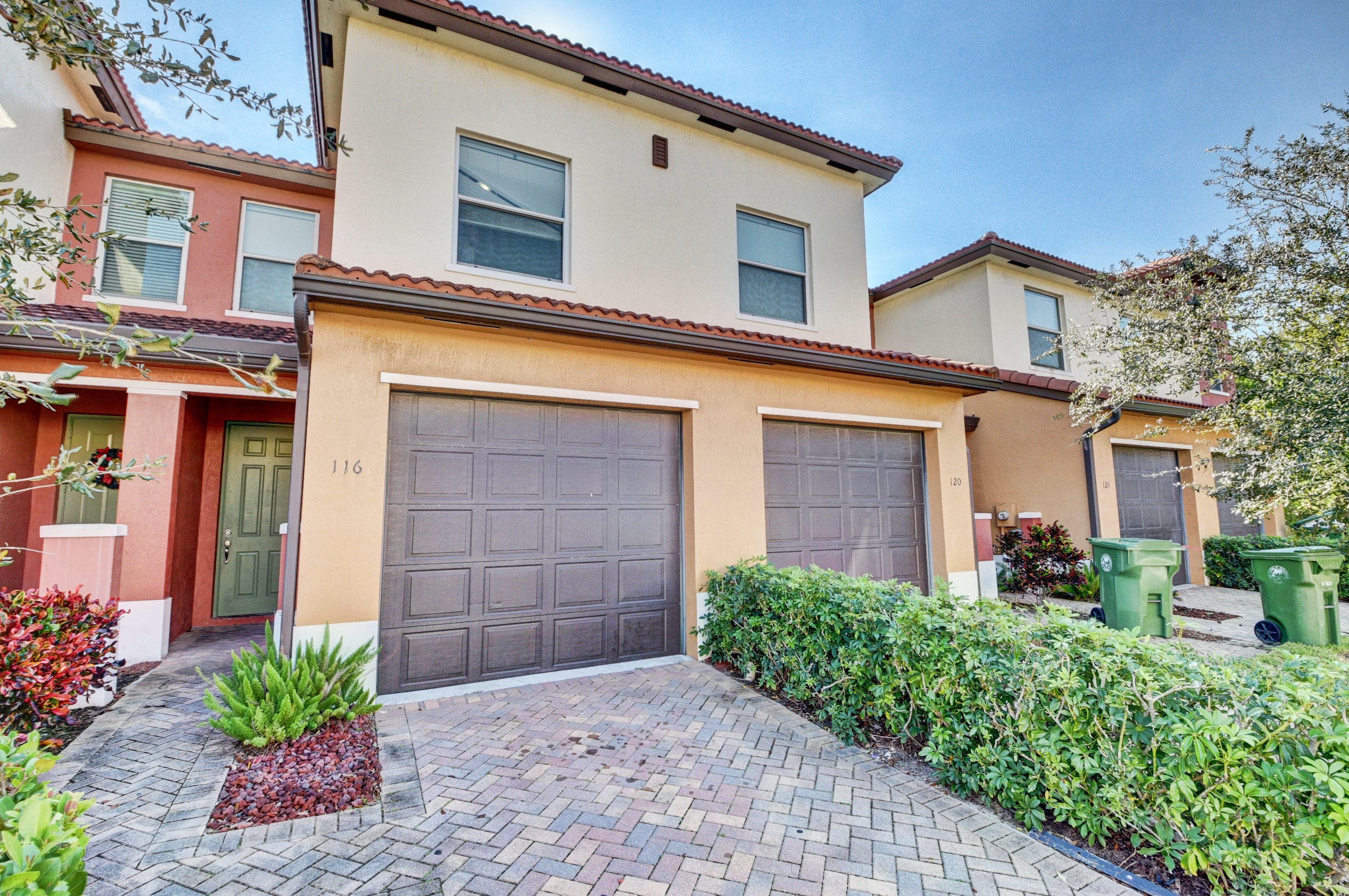 105 Hemingway Court, Palm Springs, FL 33461
