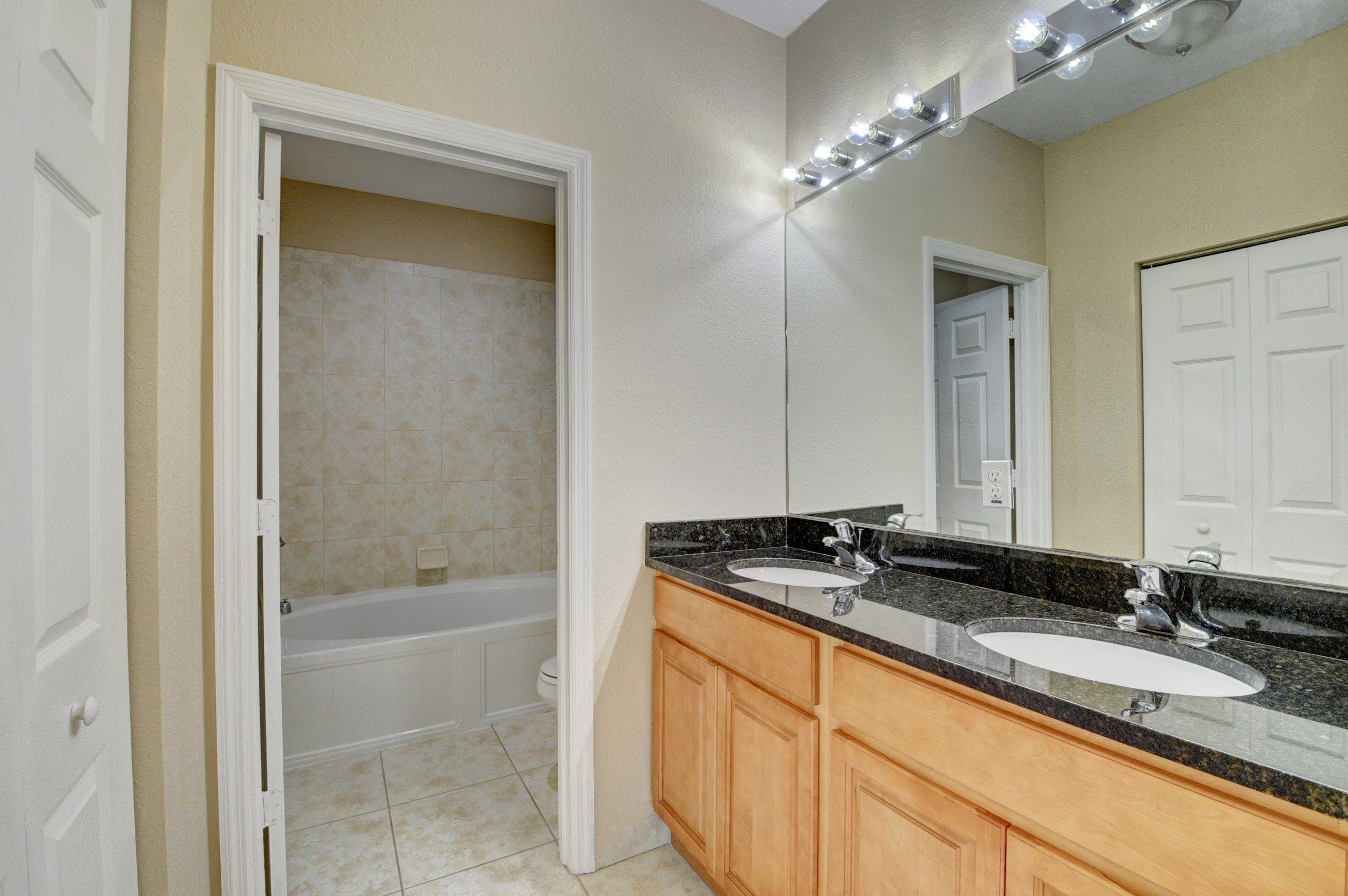 105 Hemingway Court, Palm Springs, FL 33461 9