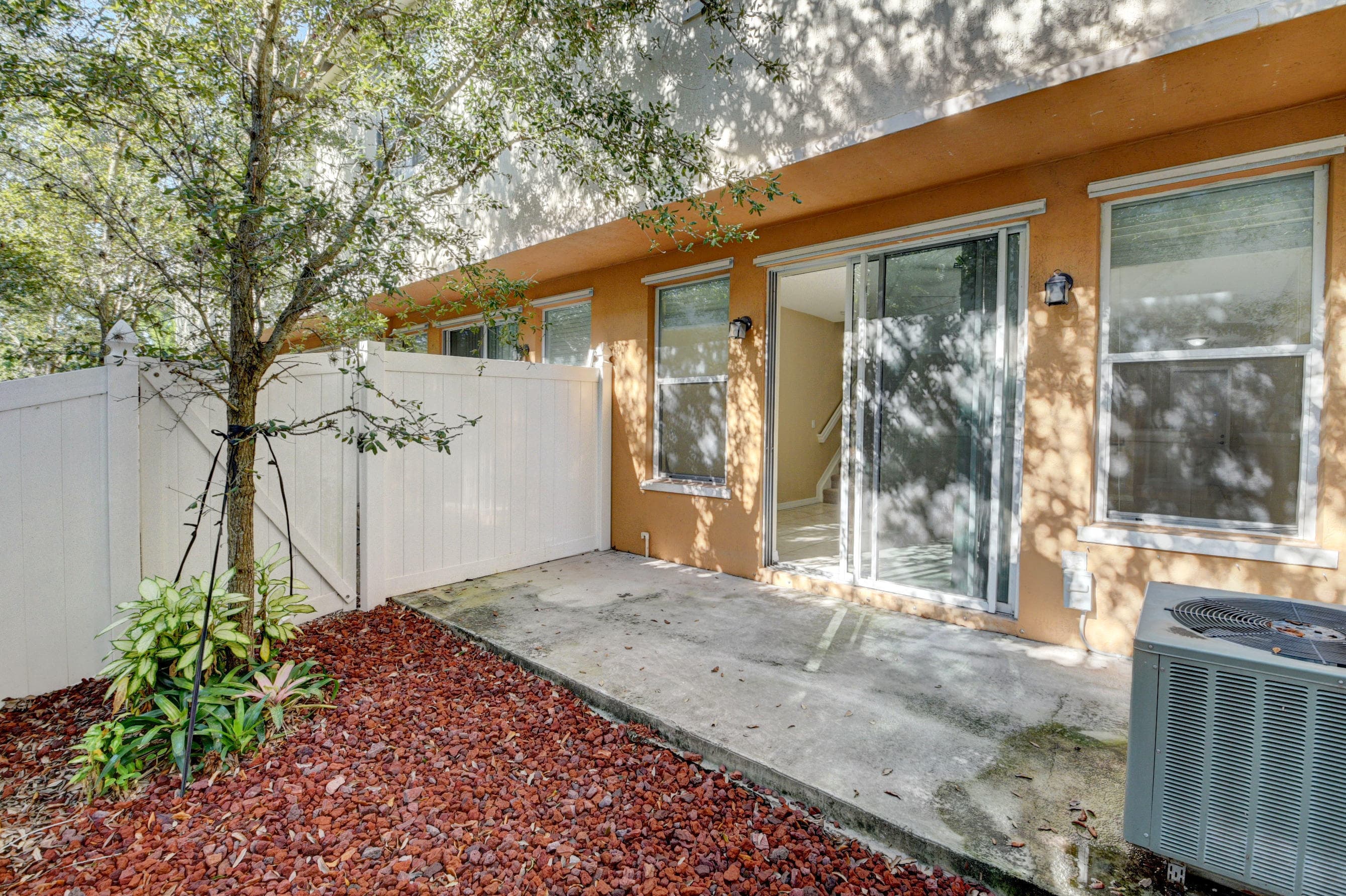 105 Hemingway Court, Palm Springs, FL 33461 12
