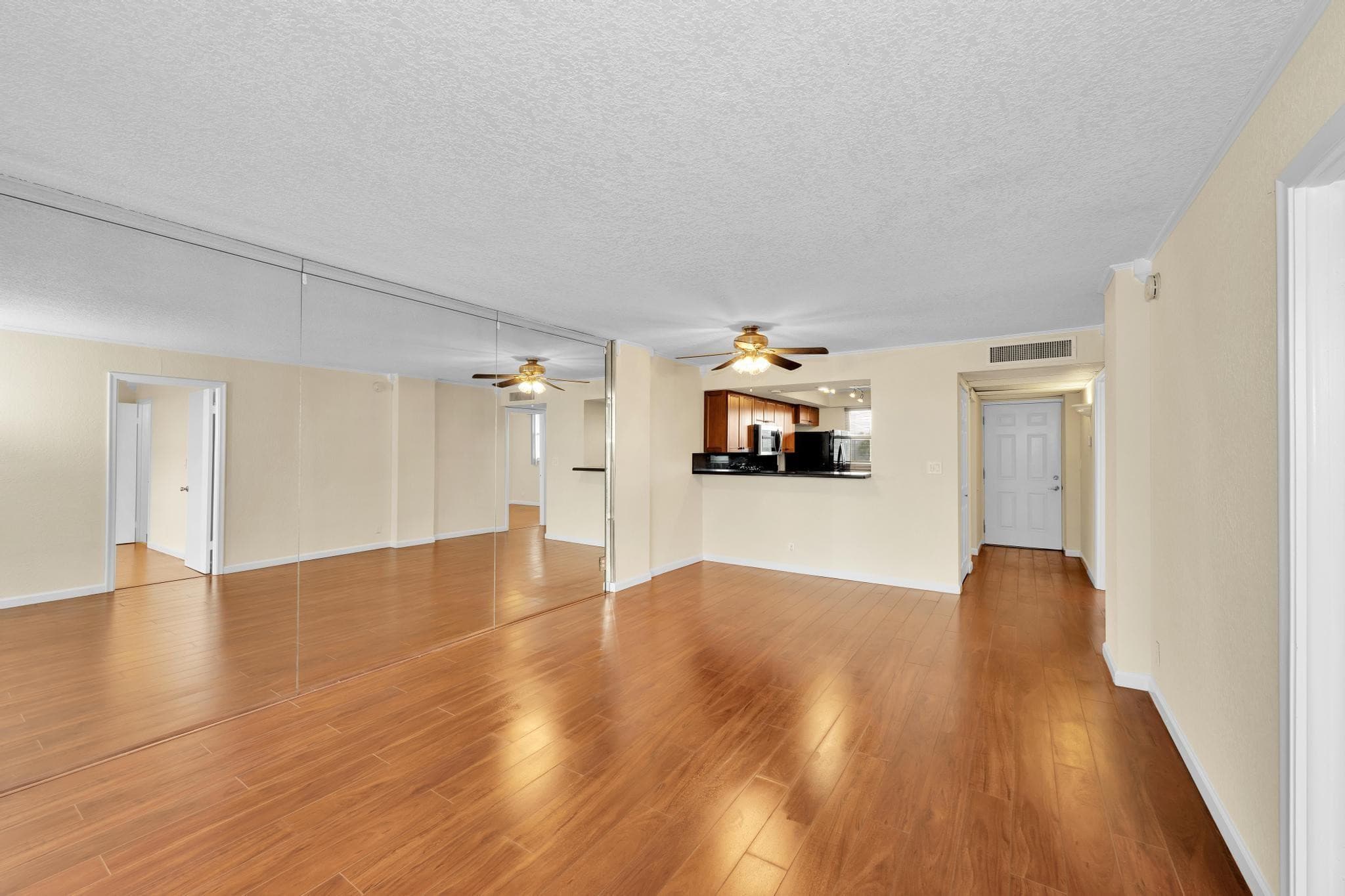 118 Royal Park Drive 4G, Oakland Park, FL 33309 2