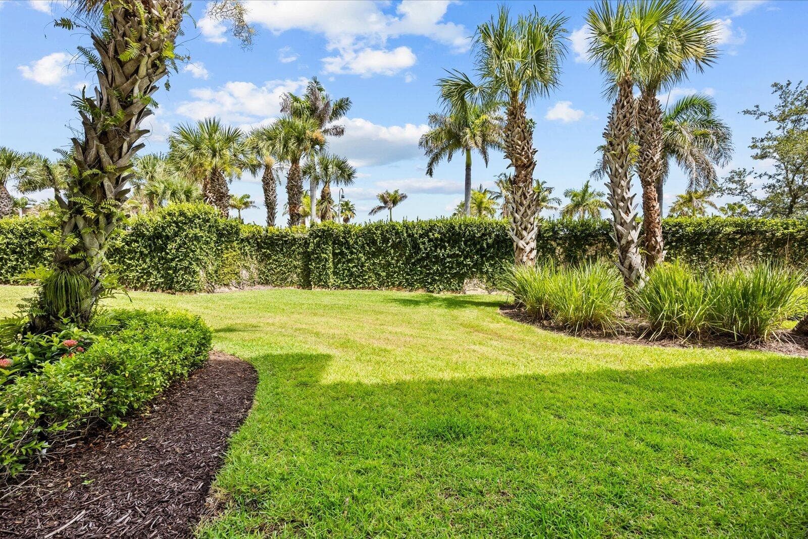 36 HARBOUR ISLE Drive W 104, Fort Pierce, FL 34949 15