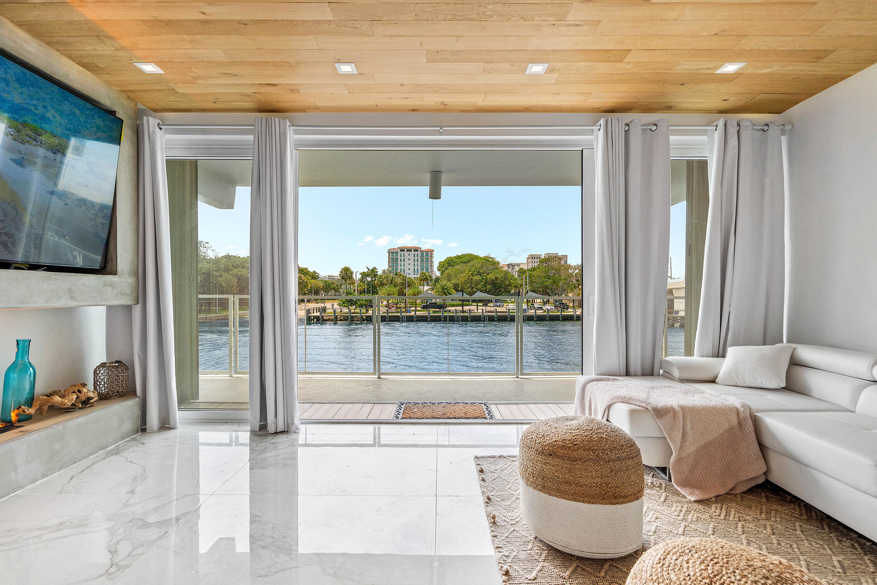 65 SE Spanish Trail 2070, Boca Raton, FL 33432 2