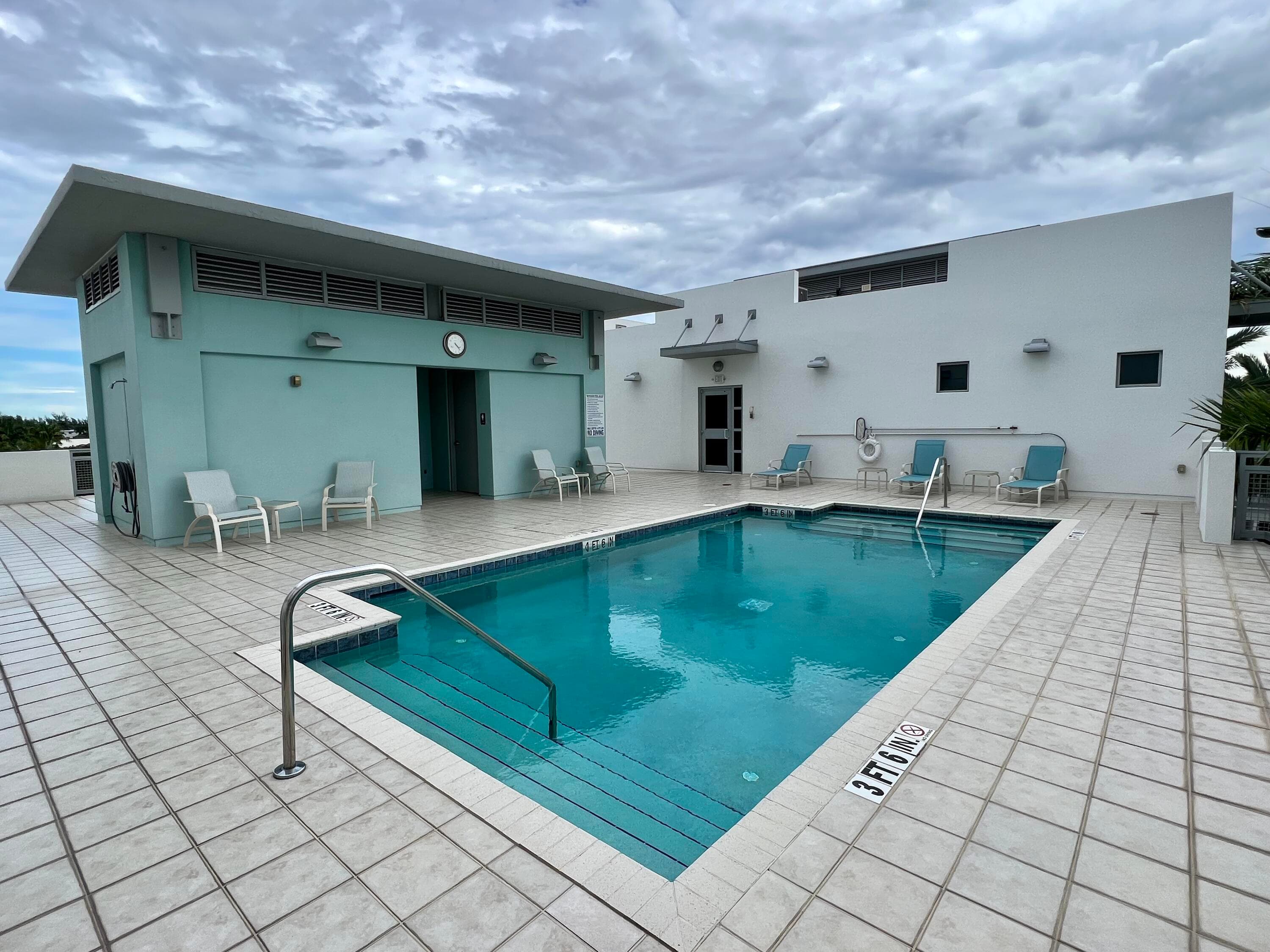 335 SE 6th Avenue 402, Delray Beach, FL 33483 17