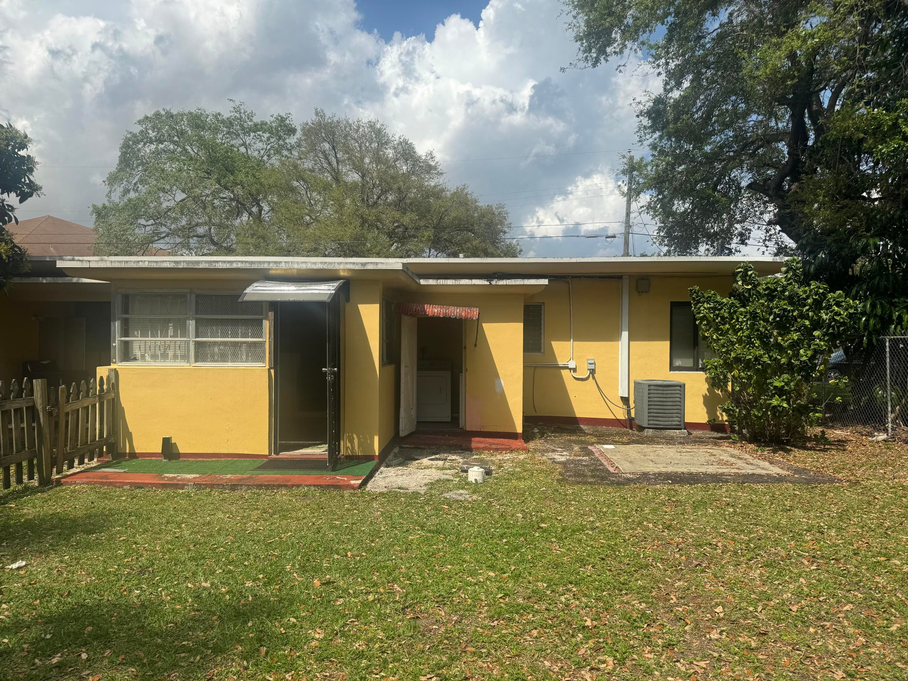 2360 NW 98TH Street, Miami, FL 33147 20