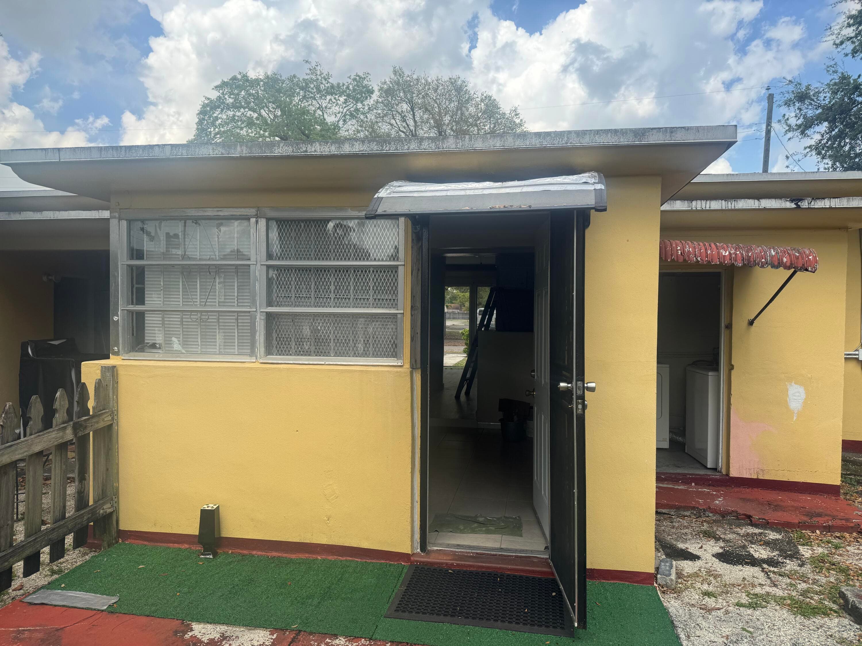 2360 NW 98TH Street, Miami, FL 33147 28
