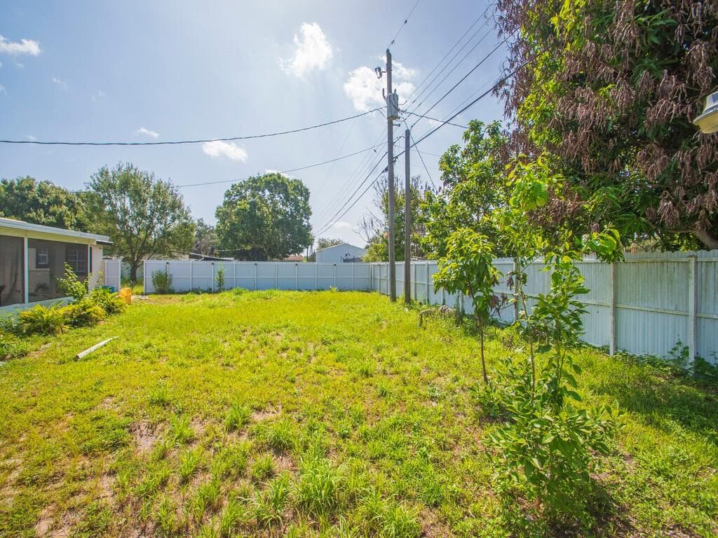 355 JOHNSTON Street, Fort Pierce, FL 34982 9