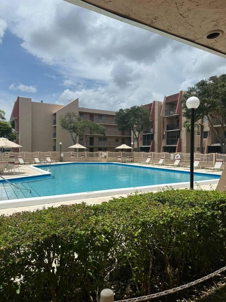 13707 Kendale Lakes Circle Ph13, Miami, FL 33183 36