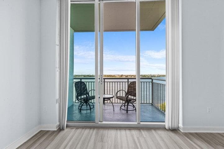 300 S AUSTRALIAN Avenue 808, West Palm Beach, FL 33401 15