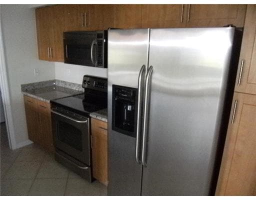 6529 EMERALD DUNES Drive 302, West Palm Beach, FL 33411 4