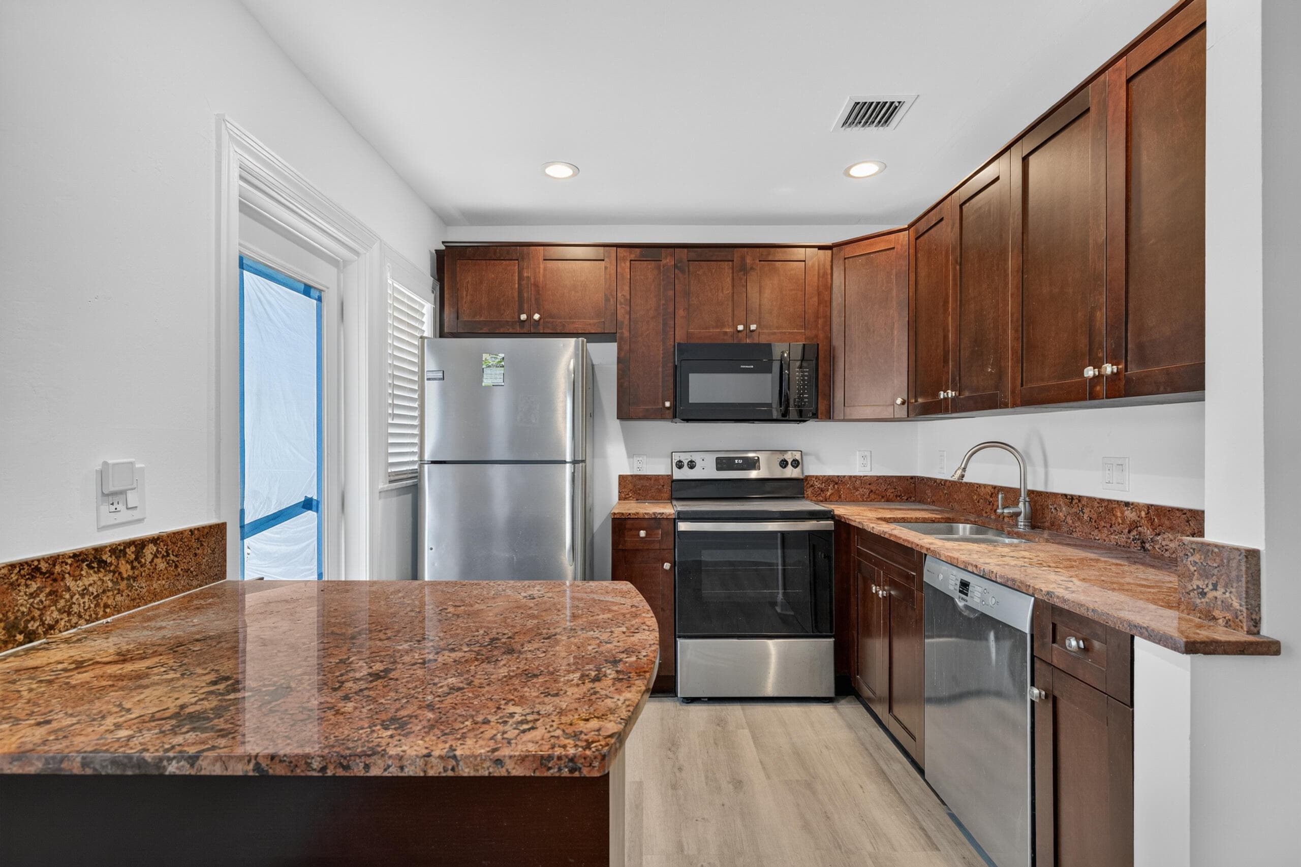 423 SW 11th Court A, Fort Lauderdale, FL 33315 9
