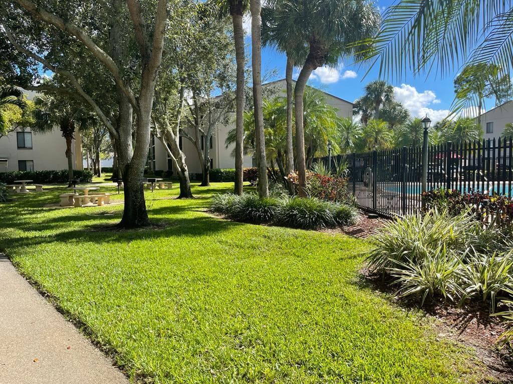 203 Foxtail Drive D2, Greenacres, FL 33415 22