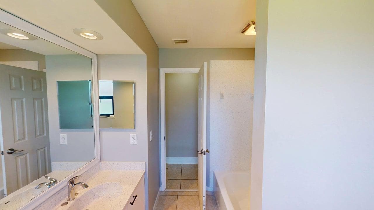 974 SE BELFAST Avenue, Port St. Lucie, FL 34983 39