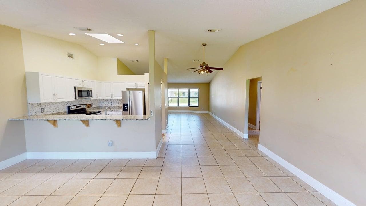 974 SE BELFAST Avenue, Port St. Lucie, FL 34983 33