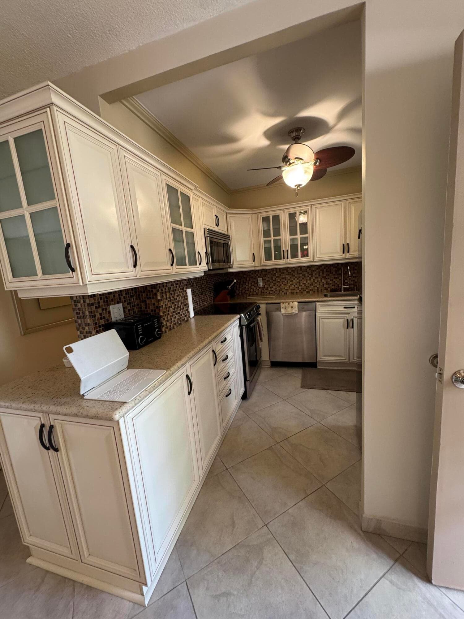 220 Kings Point Drive 210, Sunny Isles Beach, FL 33160 9