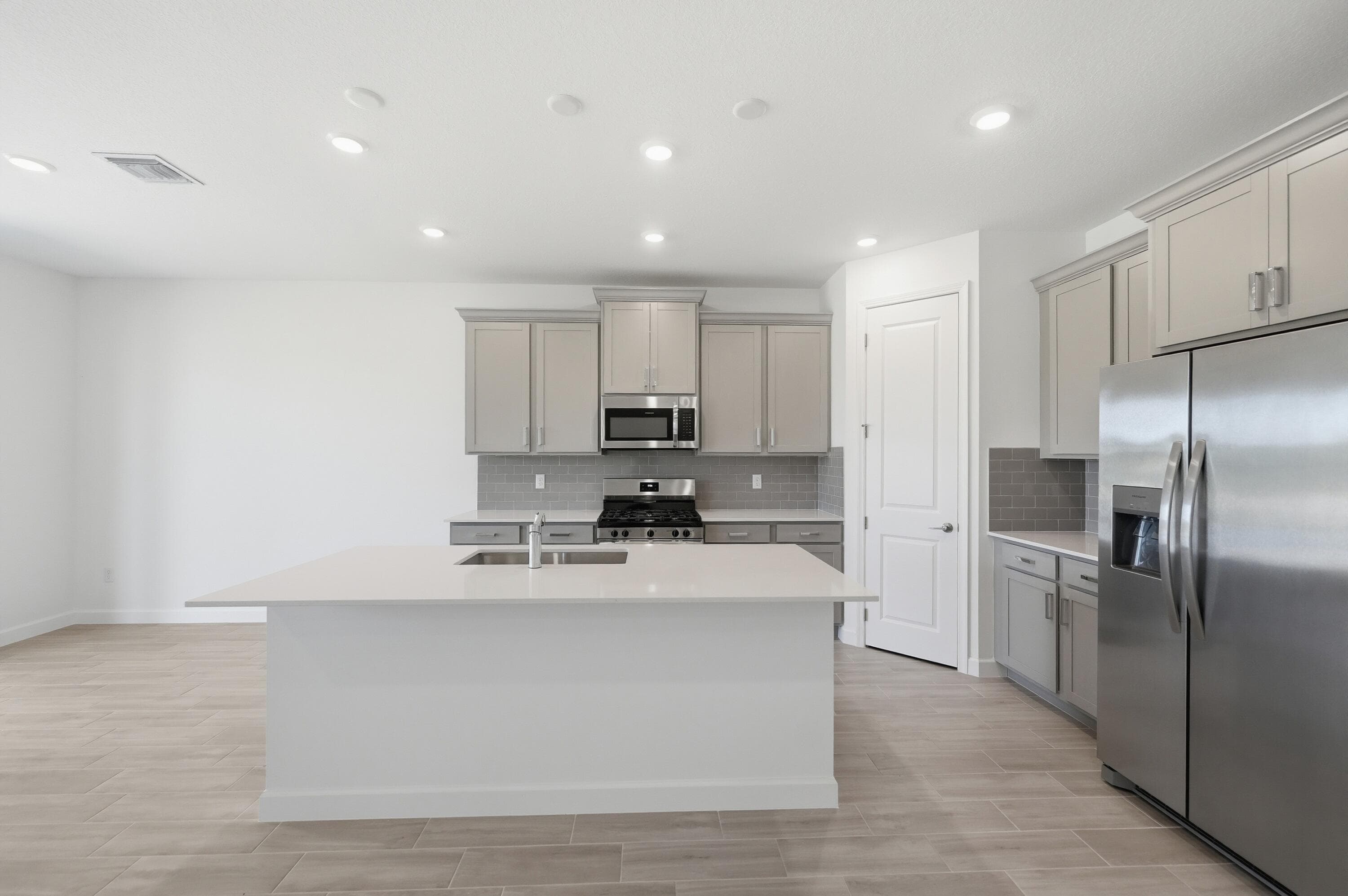 6669 NW HEIRLOOM Terrace, Port St. Lucie, FL 34987 2