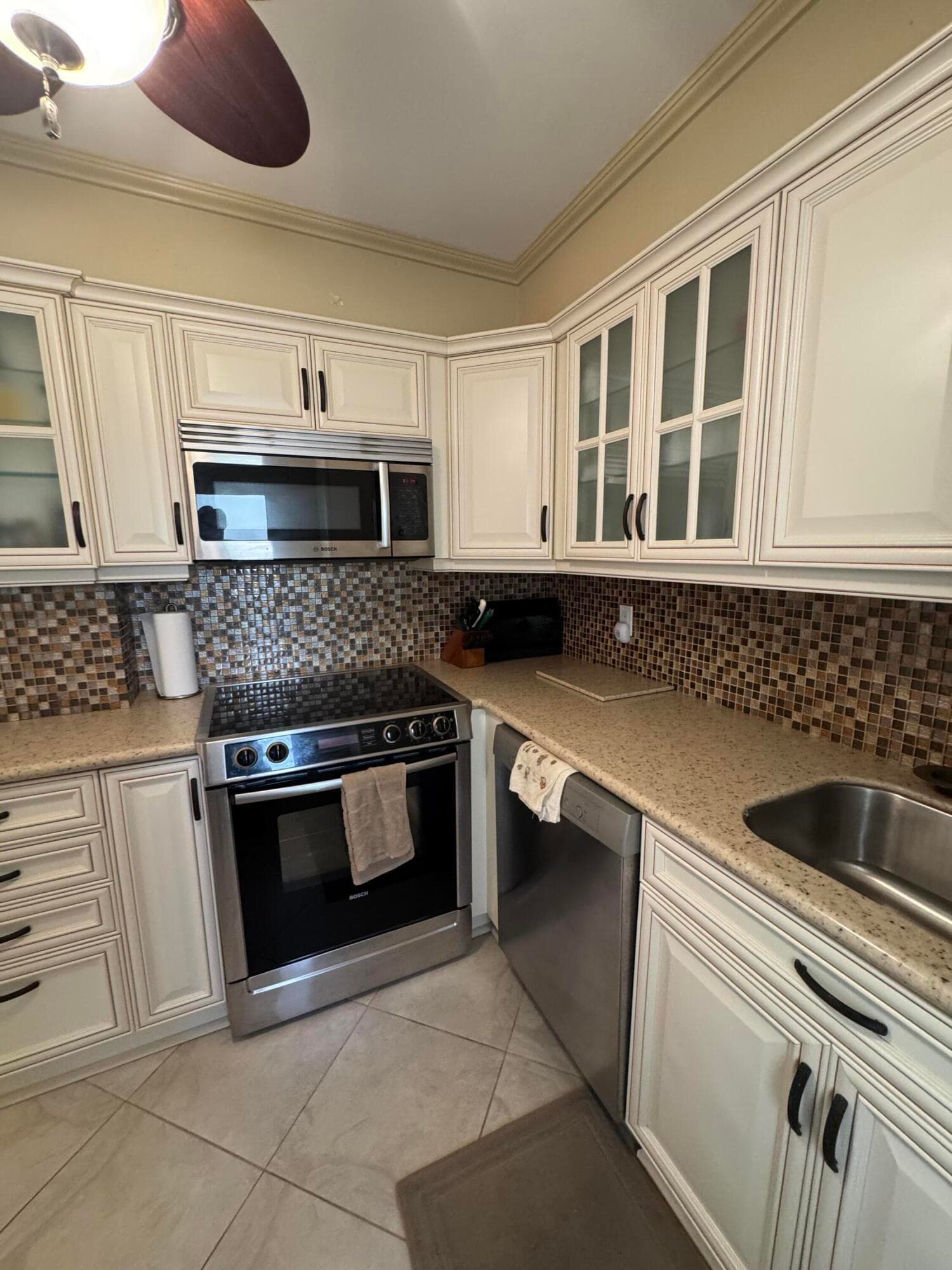 220 Kings Point Drive 210, Sunny Isles Beach, FL 33160 17