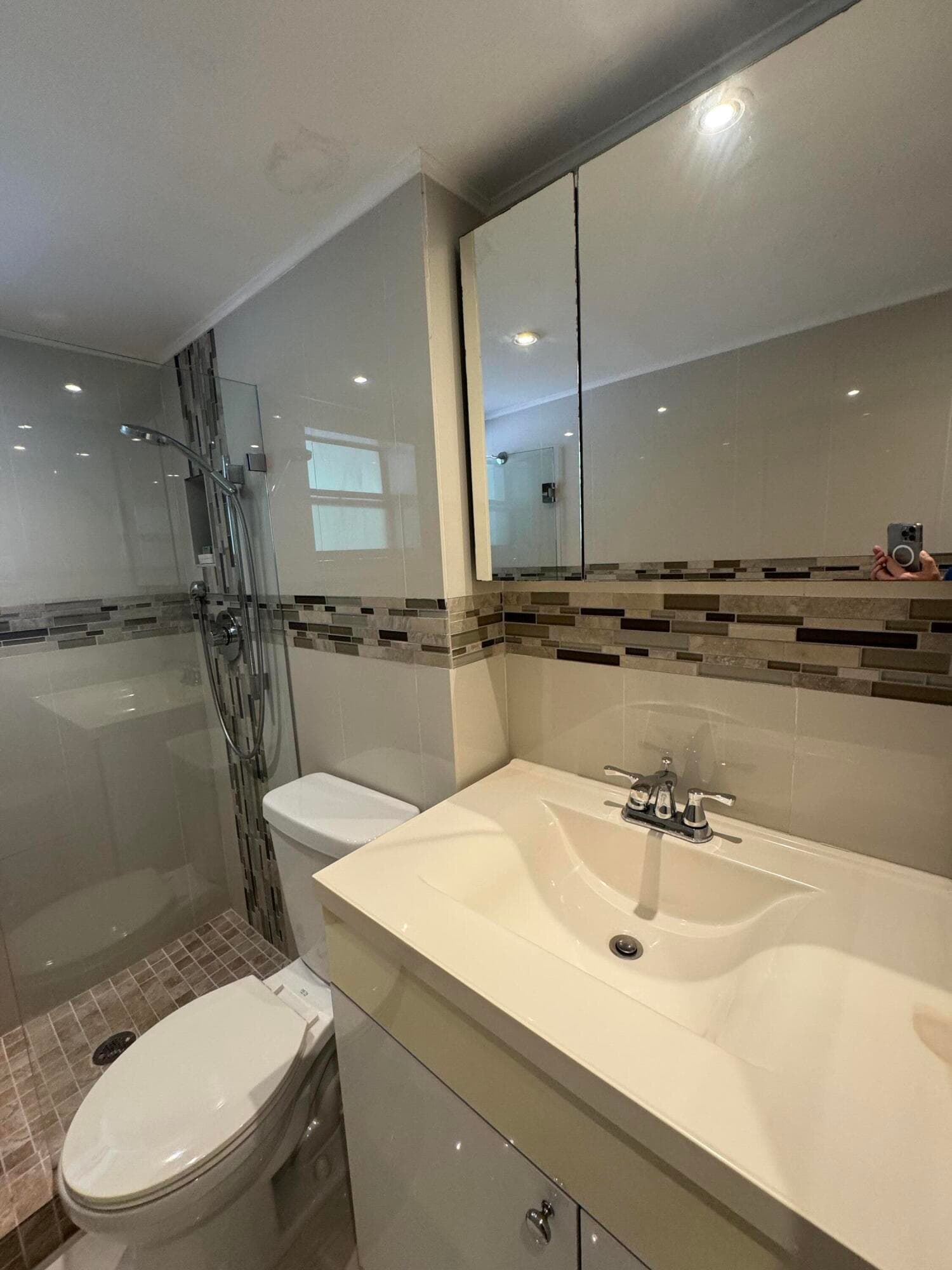 220 Kings Point Drive 210, Sunny Isles Beach, FL 33160 34