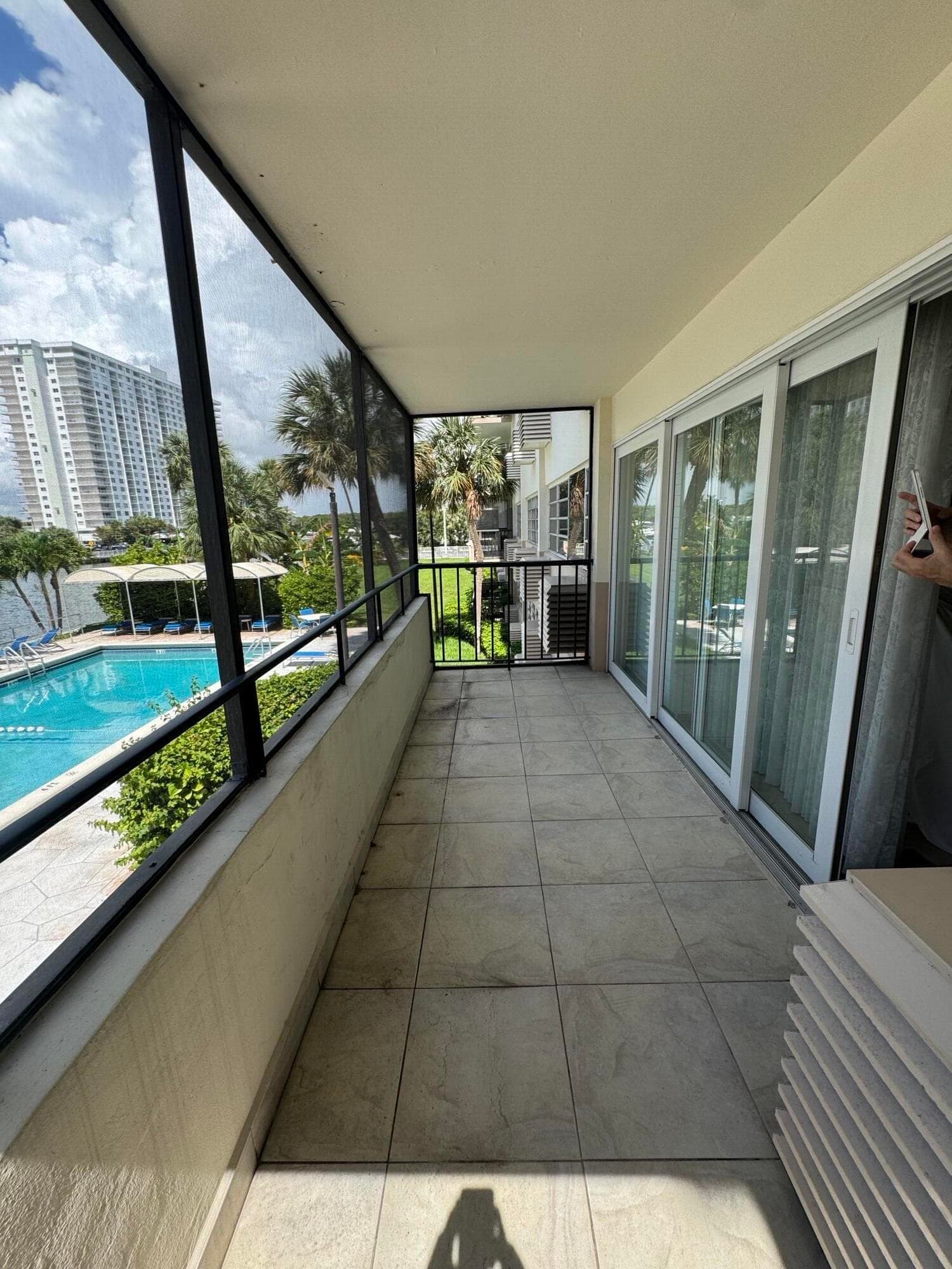 220 Kings Point Drive 210, Sunny Isles Beach, FL 33160 45
