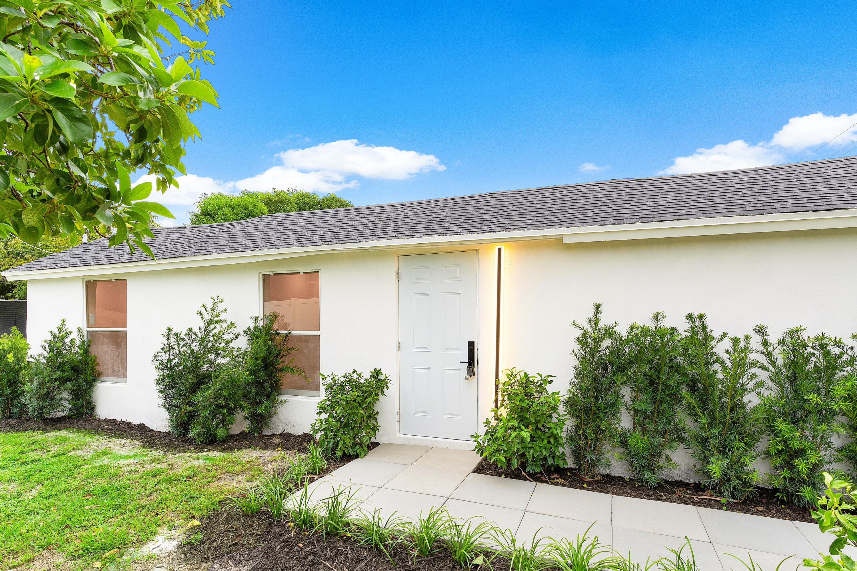 107 SW 4TH Avenue, Delray Beach, FL 33444 3