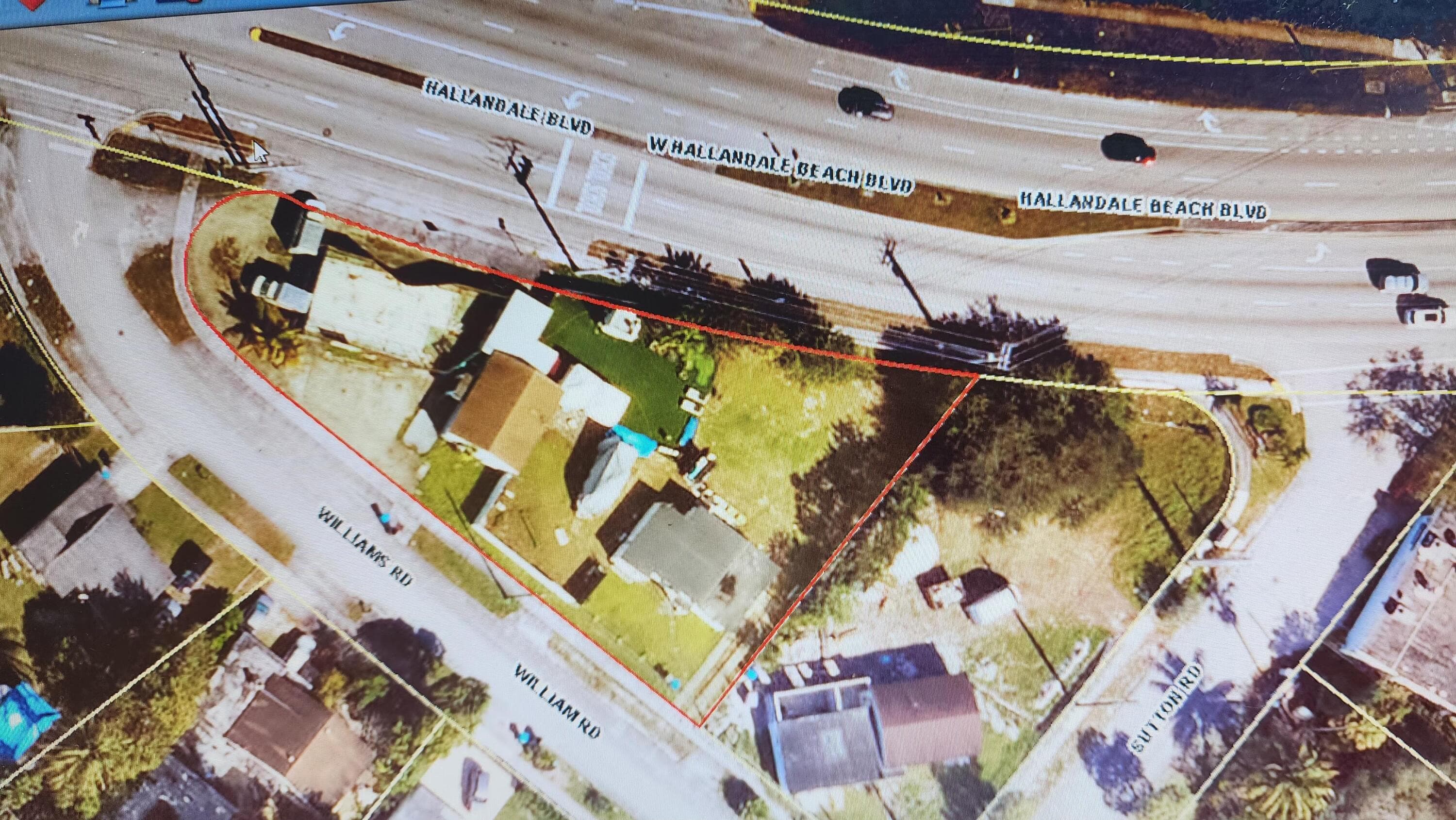 41 WILLIAMS Road, West Park, FL 33023 10