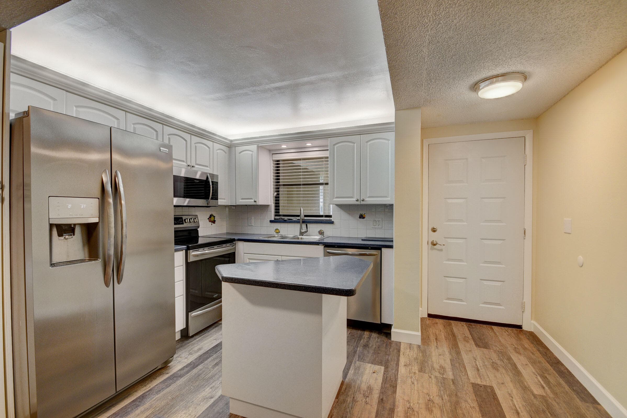 890 N Federal Highway 103, Lantana, FL 33462 4