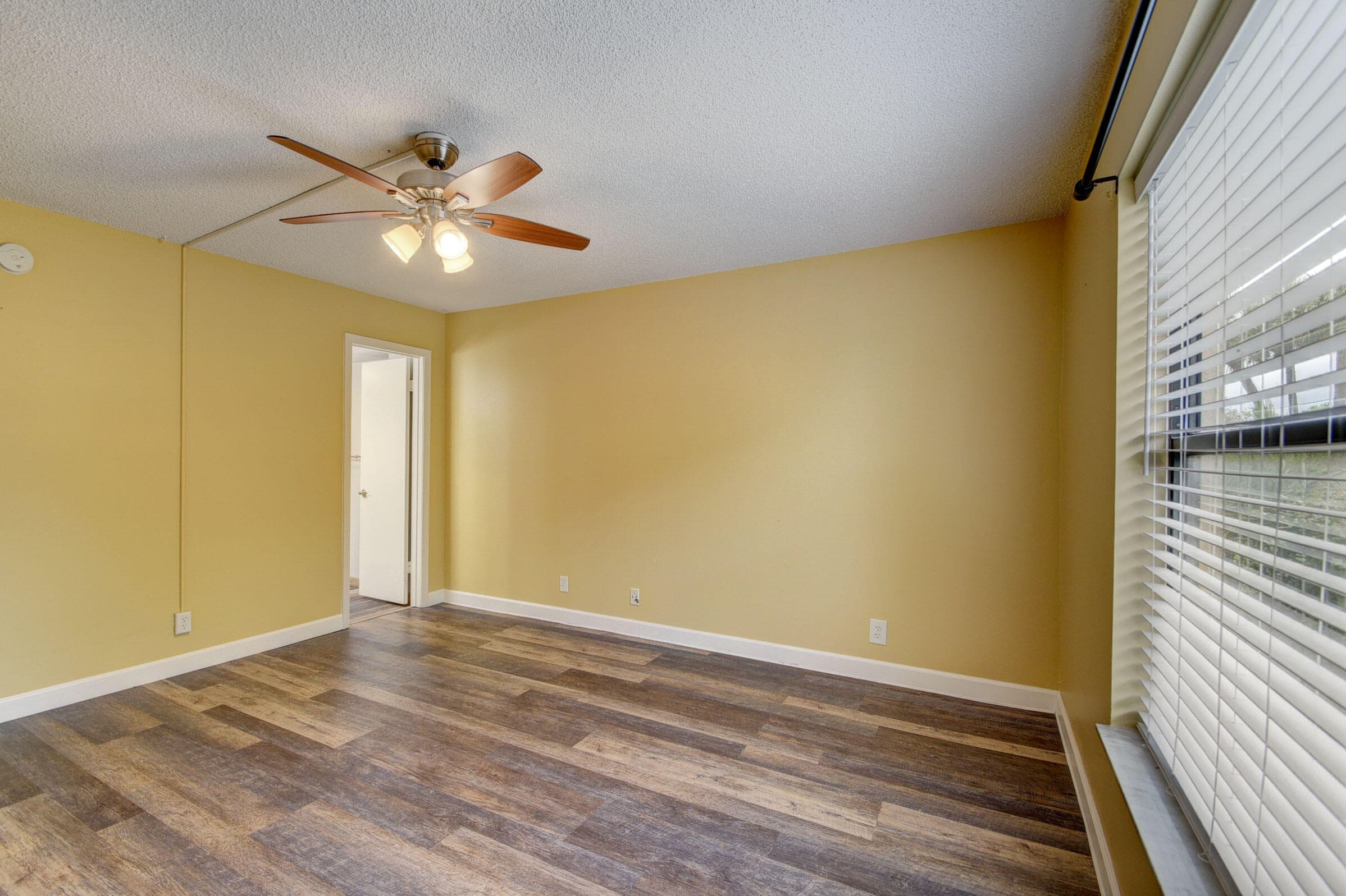 890 N Federal Highway 103, Lantana, FL 33462 19