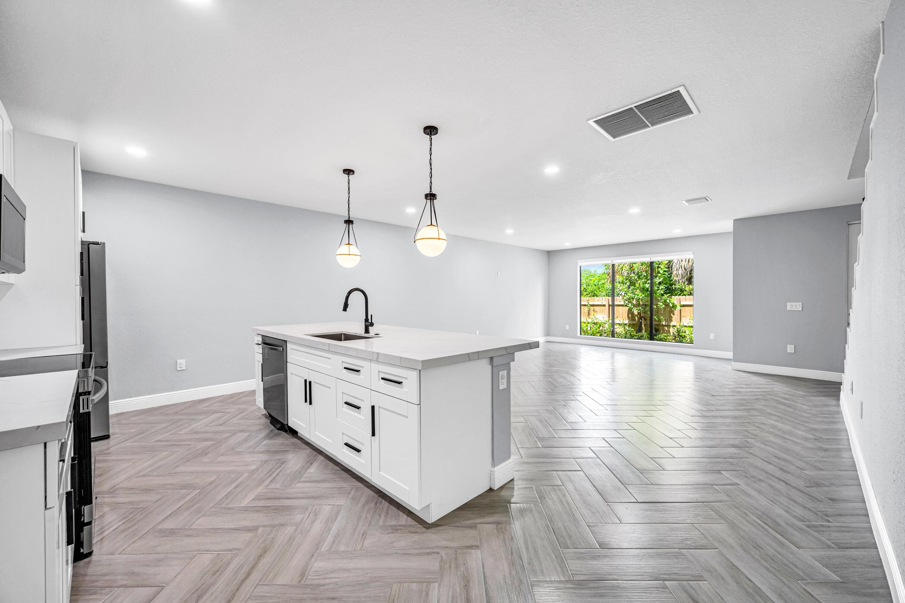 333 NW 41st Street 337, Oakland Park, FL 33309 13
