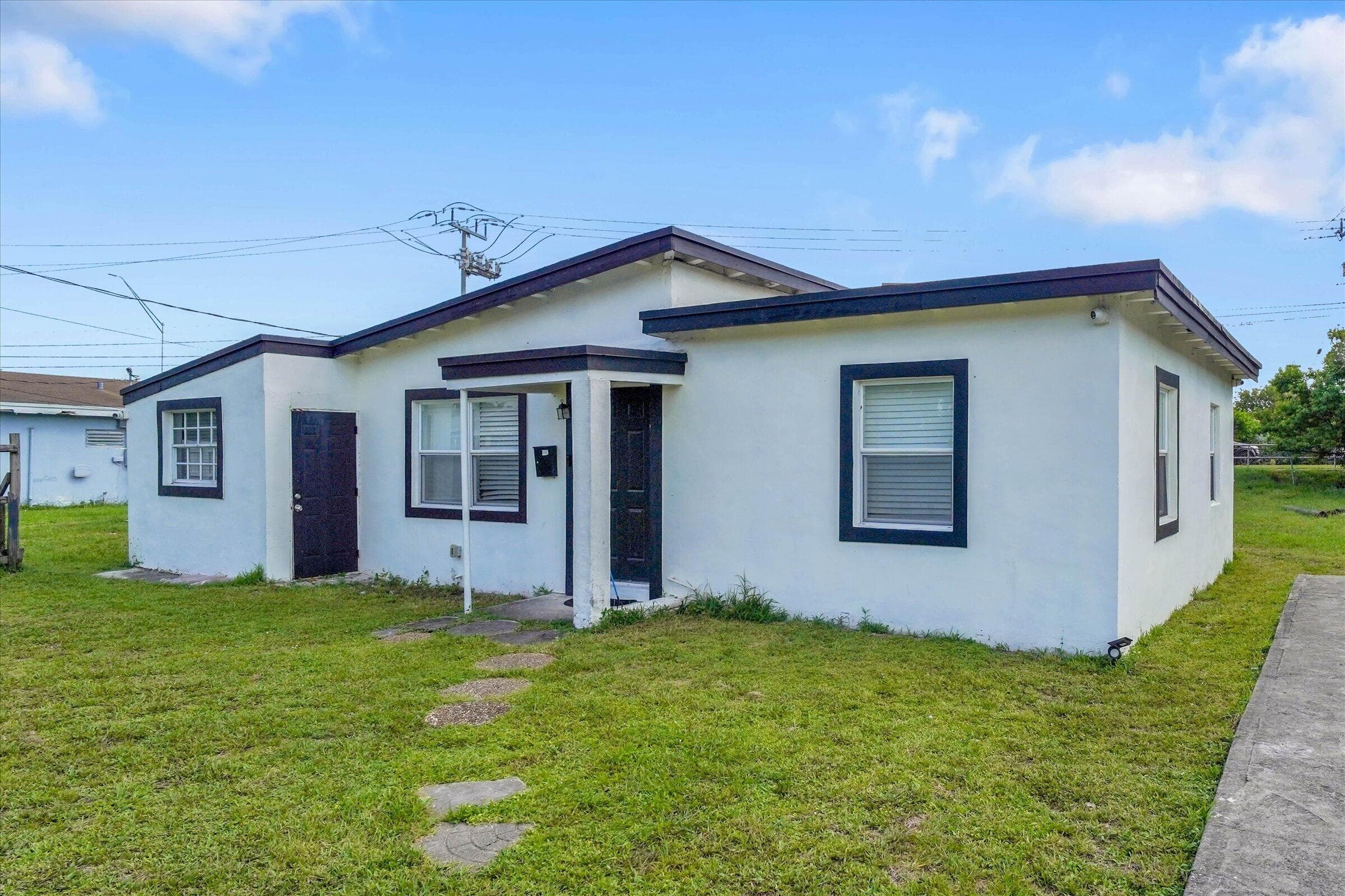 41 WILLIAMS Road, West Park, FL 33023 12