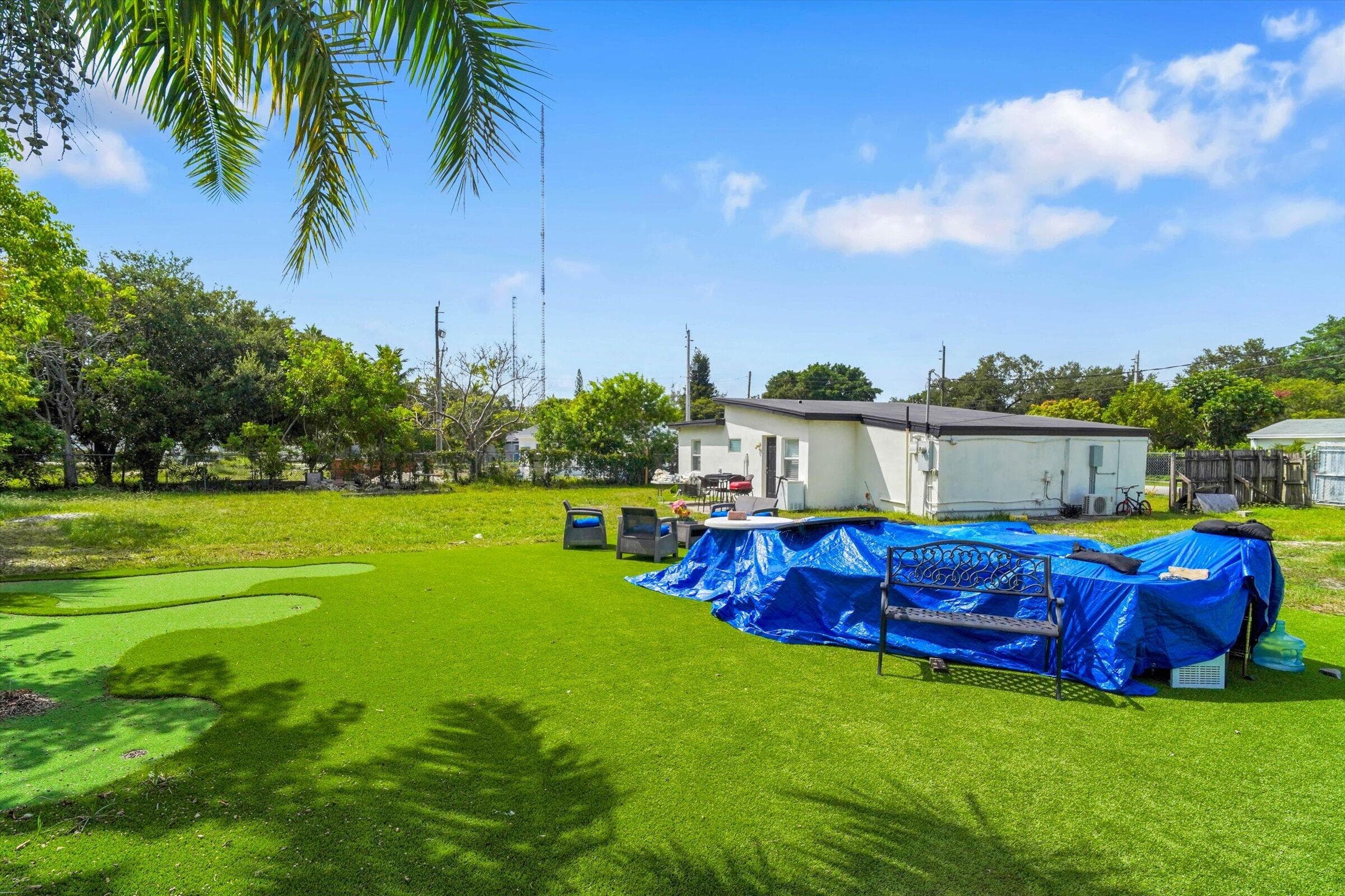 41 WILLIAMS Road, West Park, FL 33023 17