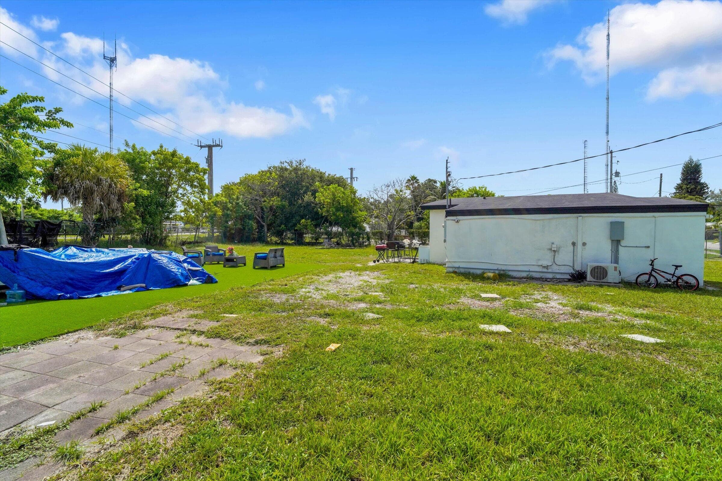 41 WILLIAMS Road, West Park, FL 33023 18