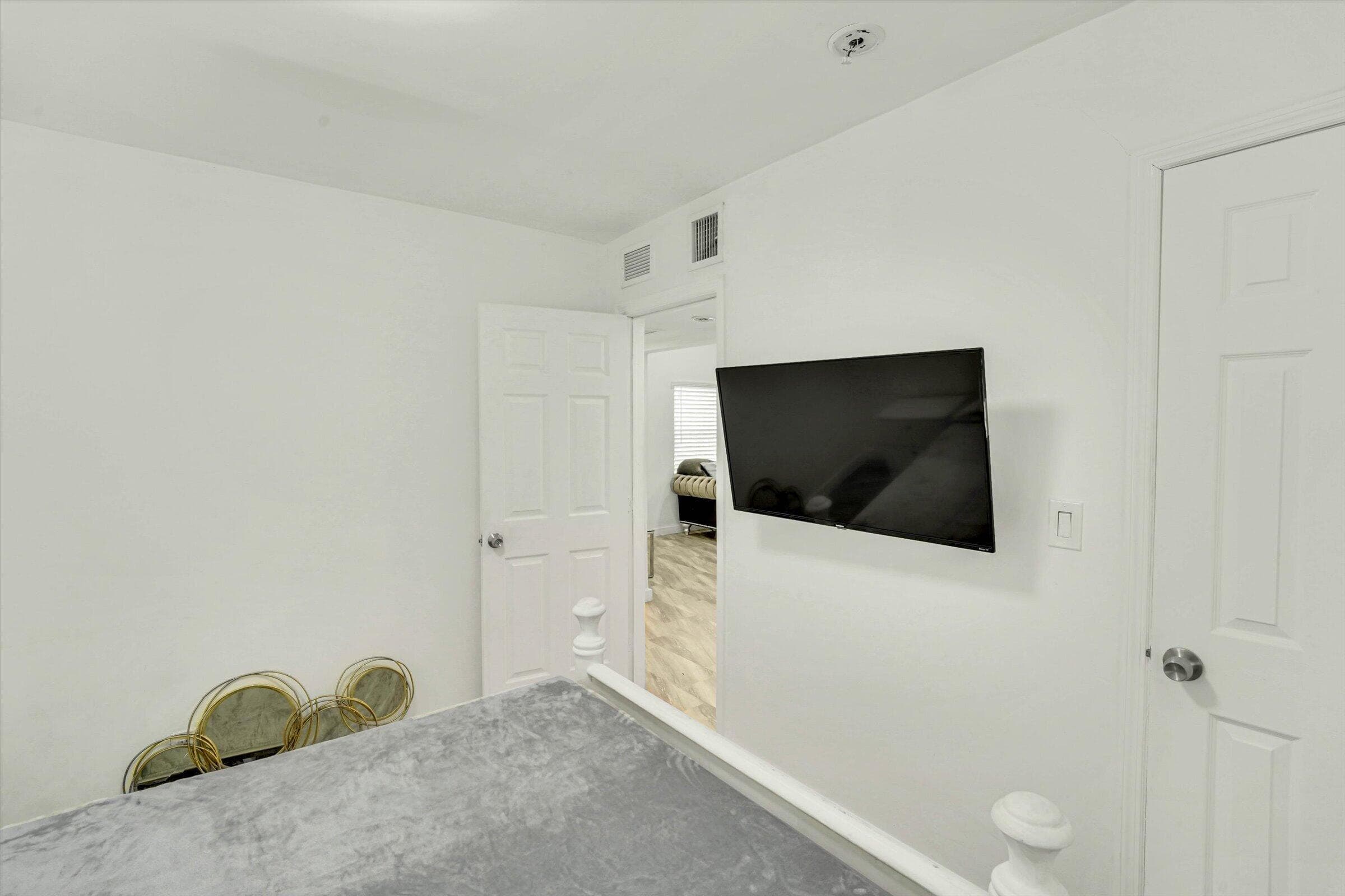 41 WILLIAMS Road, West Park, FL 33023 34