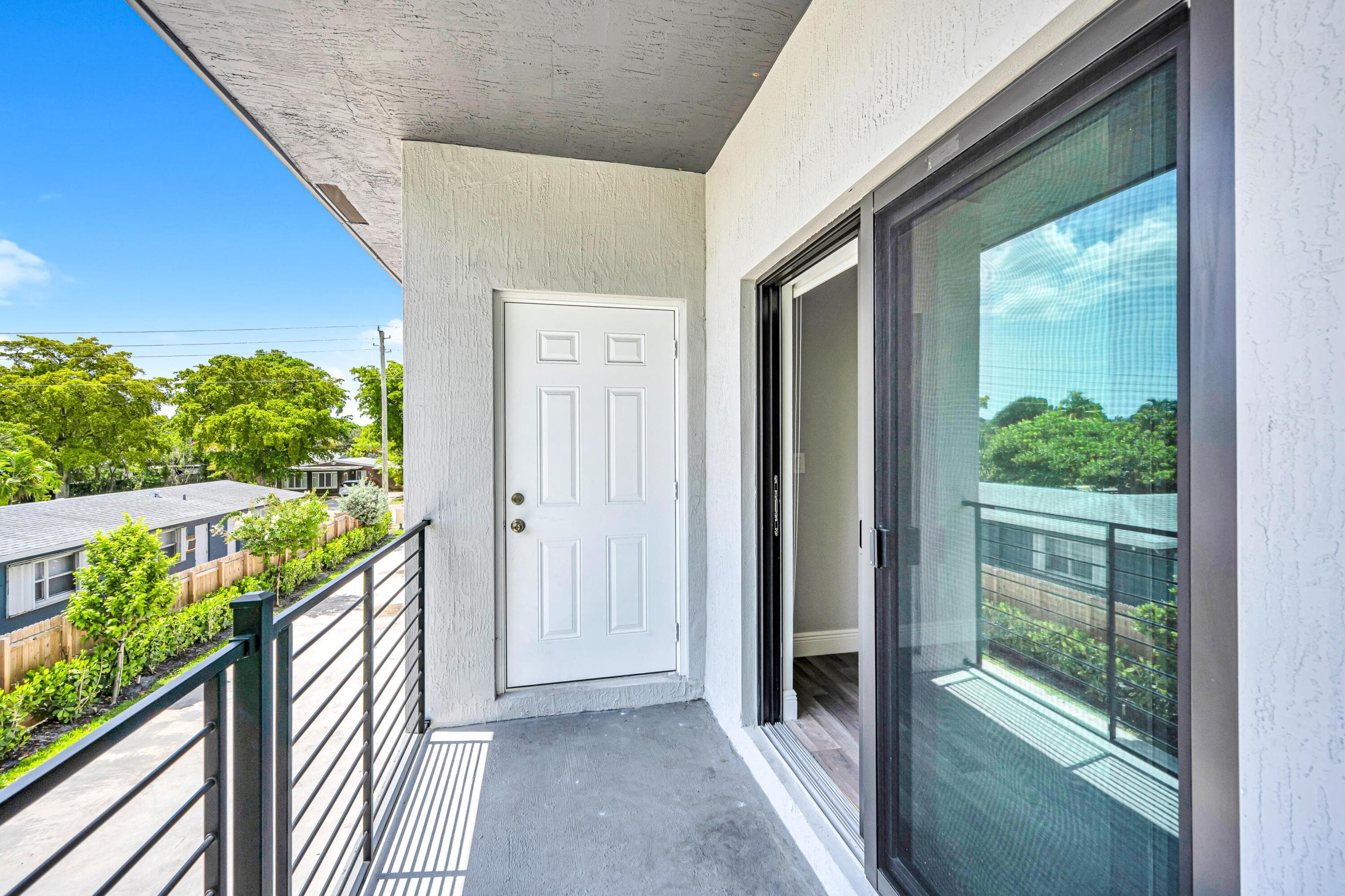 333 NW 41st Street 337, Oakland Park, FL 33309 36